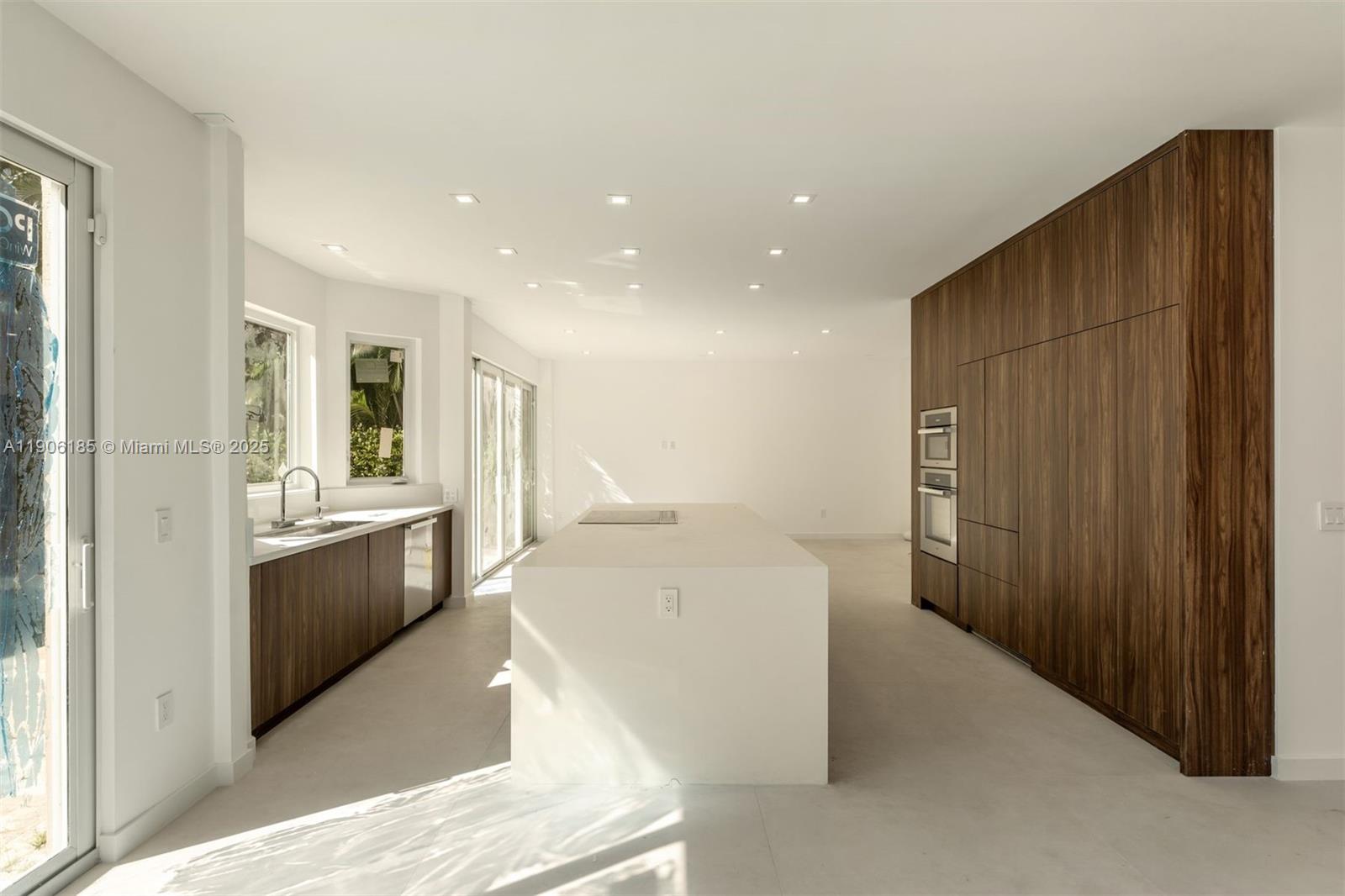 Photo of 3944 194th Trl (3944), Sunny Isles Beach, Florida, 33160 -