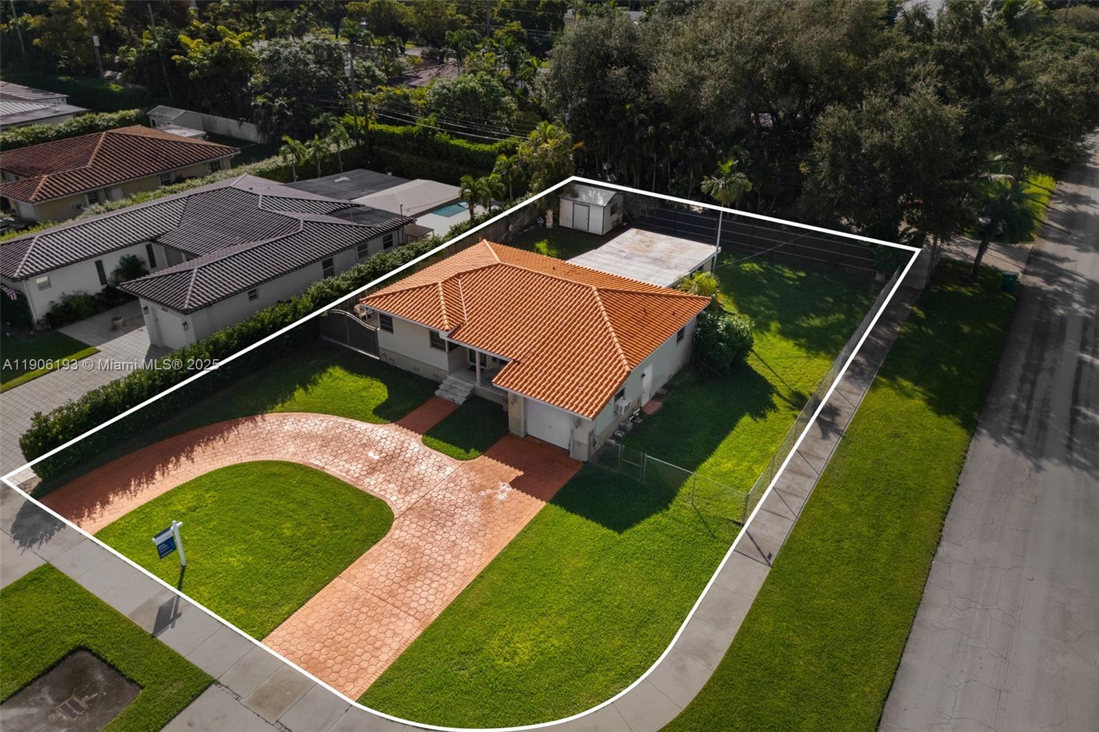   /   sq. ft. $ 2025-10-31 0 foto