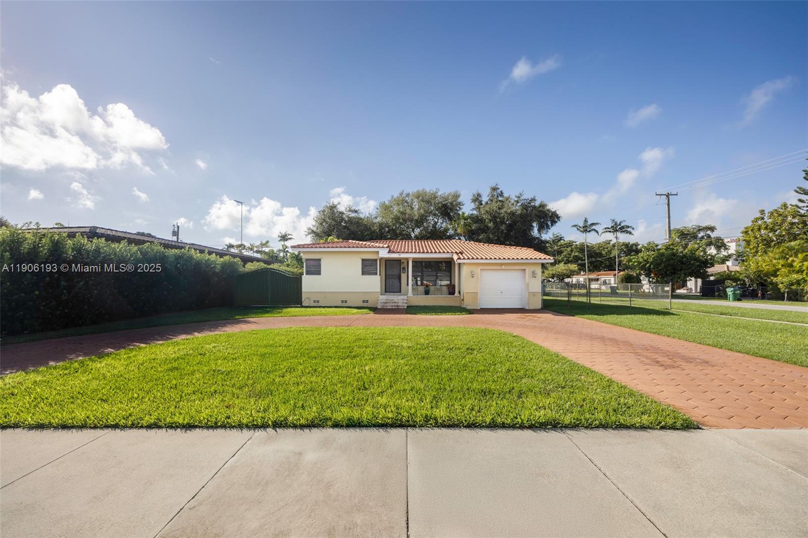   /   sq. ft. $ 2025-10-31 0 foto