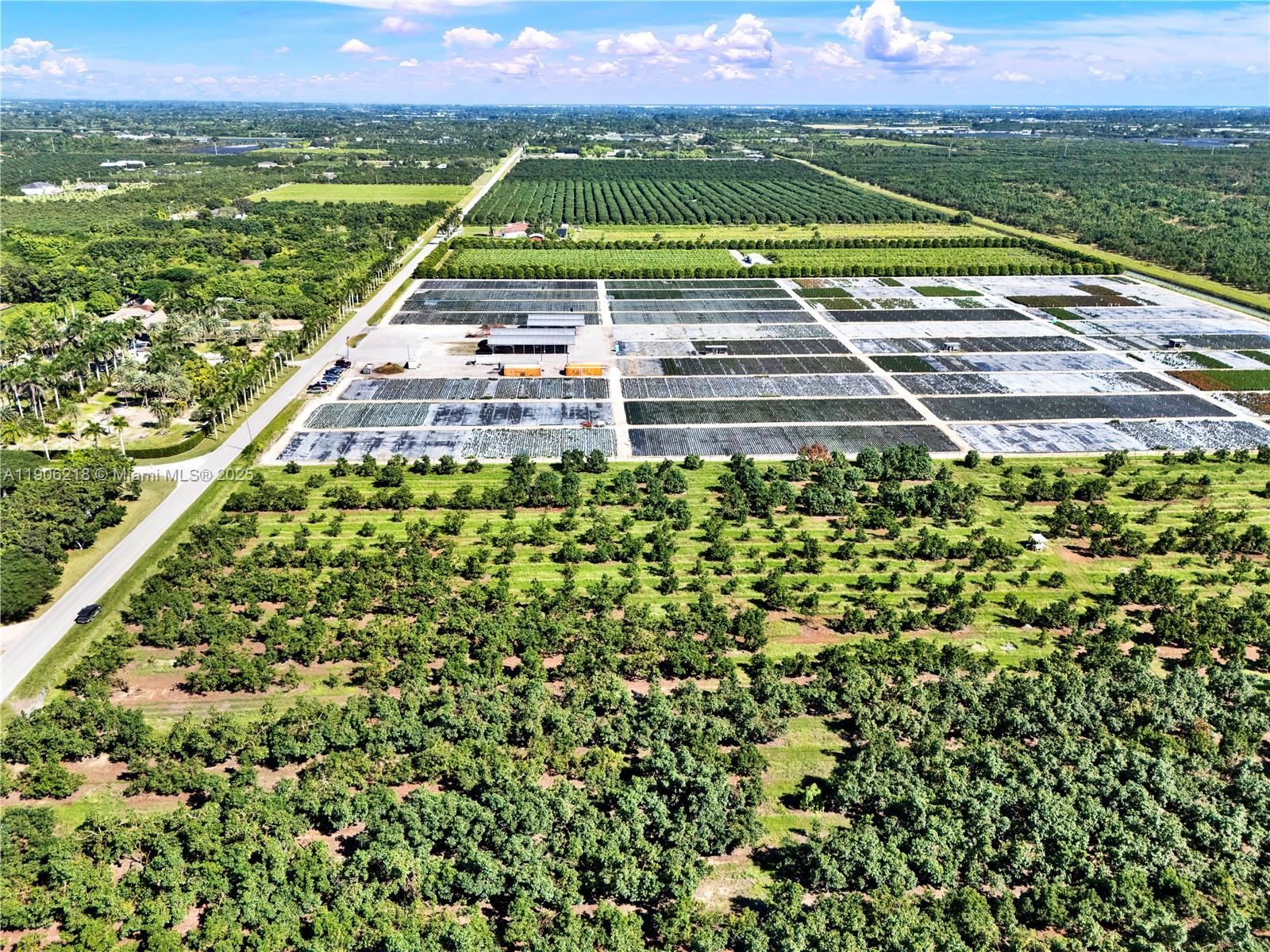   /   sq. ft. $ 2025-10-31 0 foto