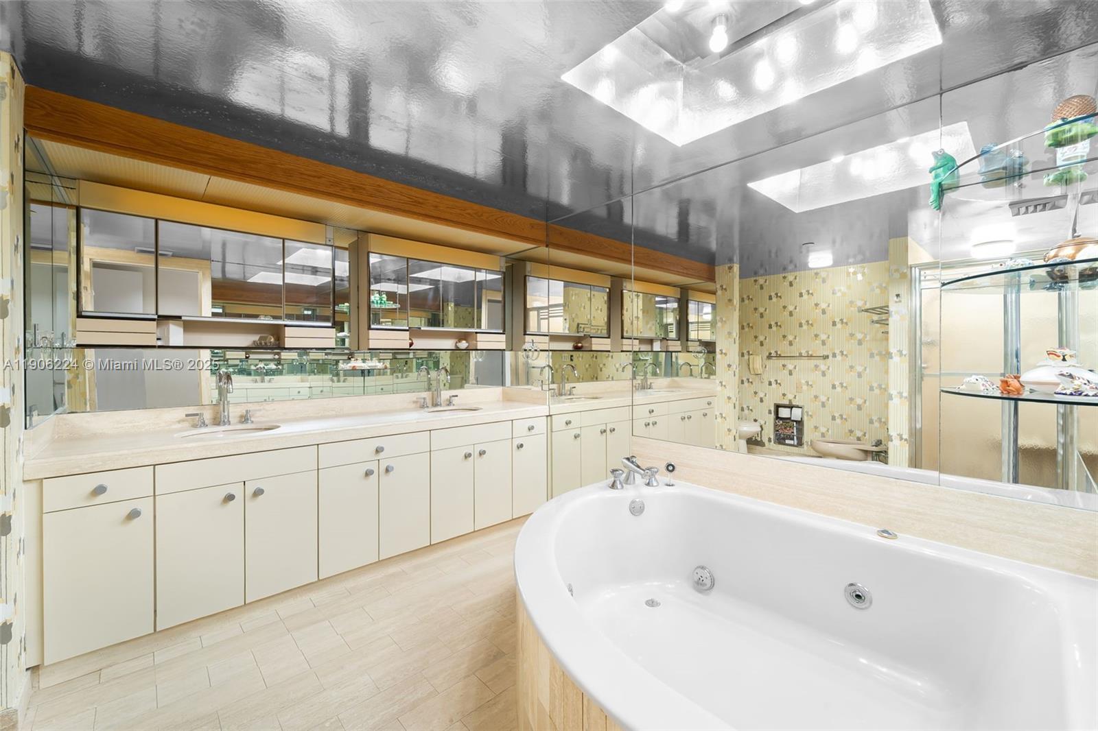 Photo of 19355 Turnberry Way #14K, Aventura, Florida, 33180 -