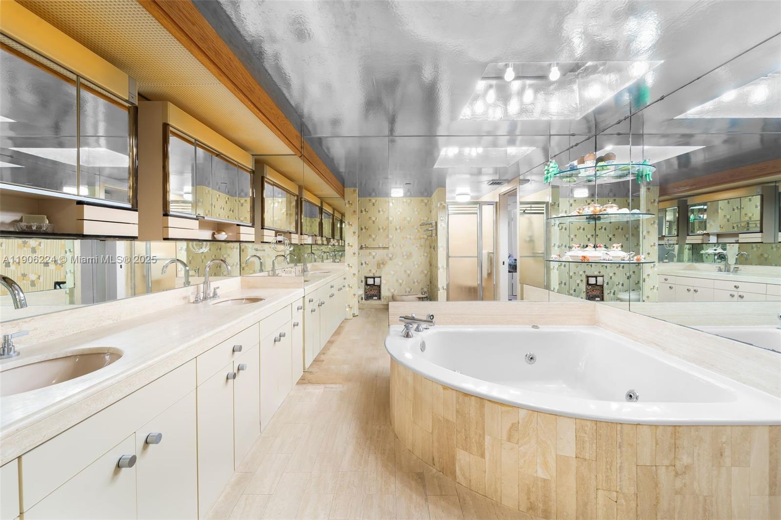 Photo of 19355 Turnberry Way #14K, Aventura, Florida, 33180 -