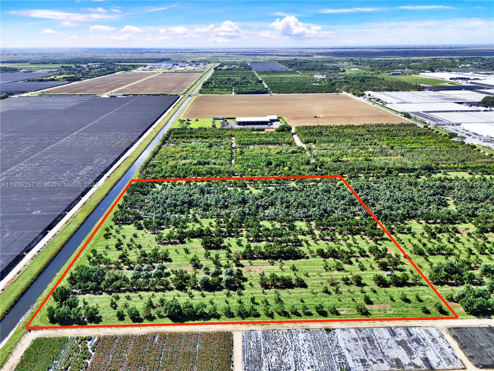 Подробнее / кв.футов $ 2025-10-31 0 Фото