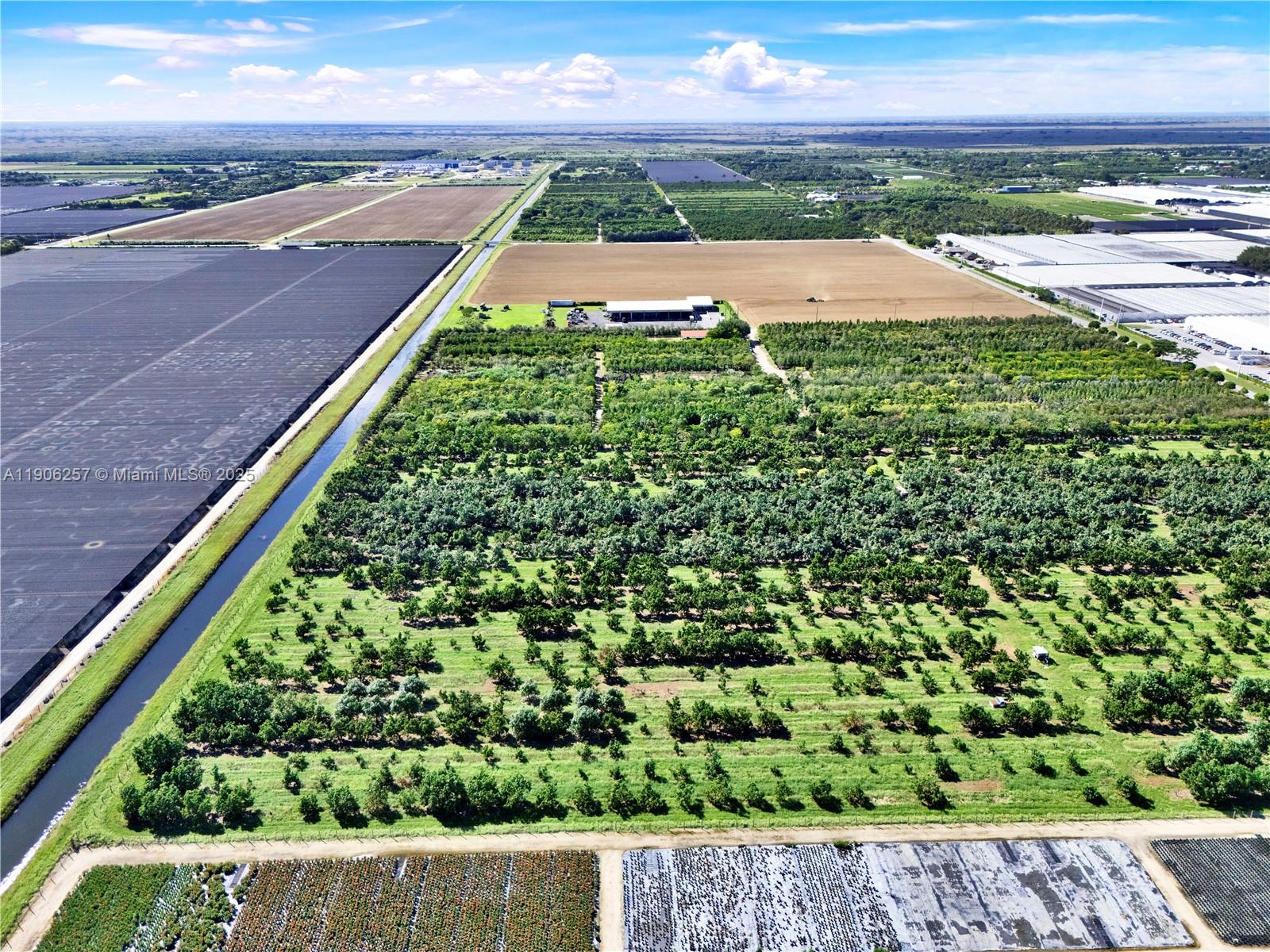 Подробнее / кв.футов $ 2025-10-31 0 Фото