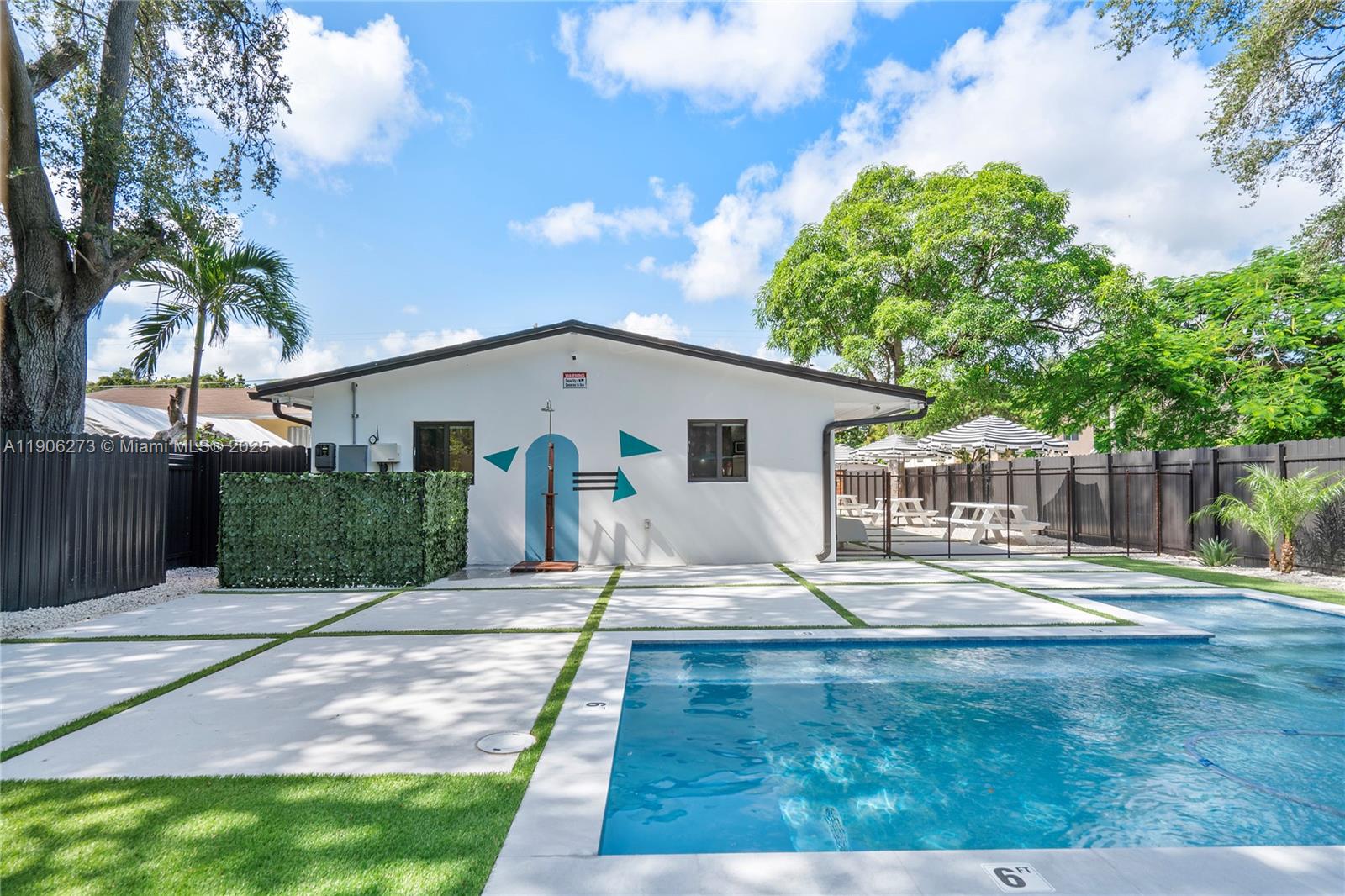   /  1600 sq. ft. $ 2025-10-31 0 Photo