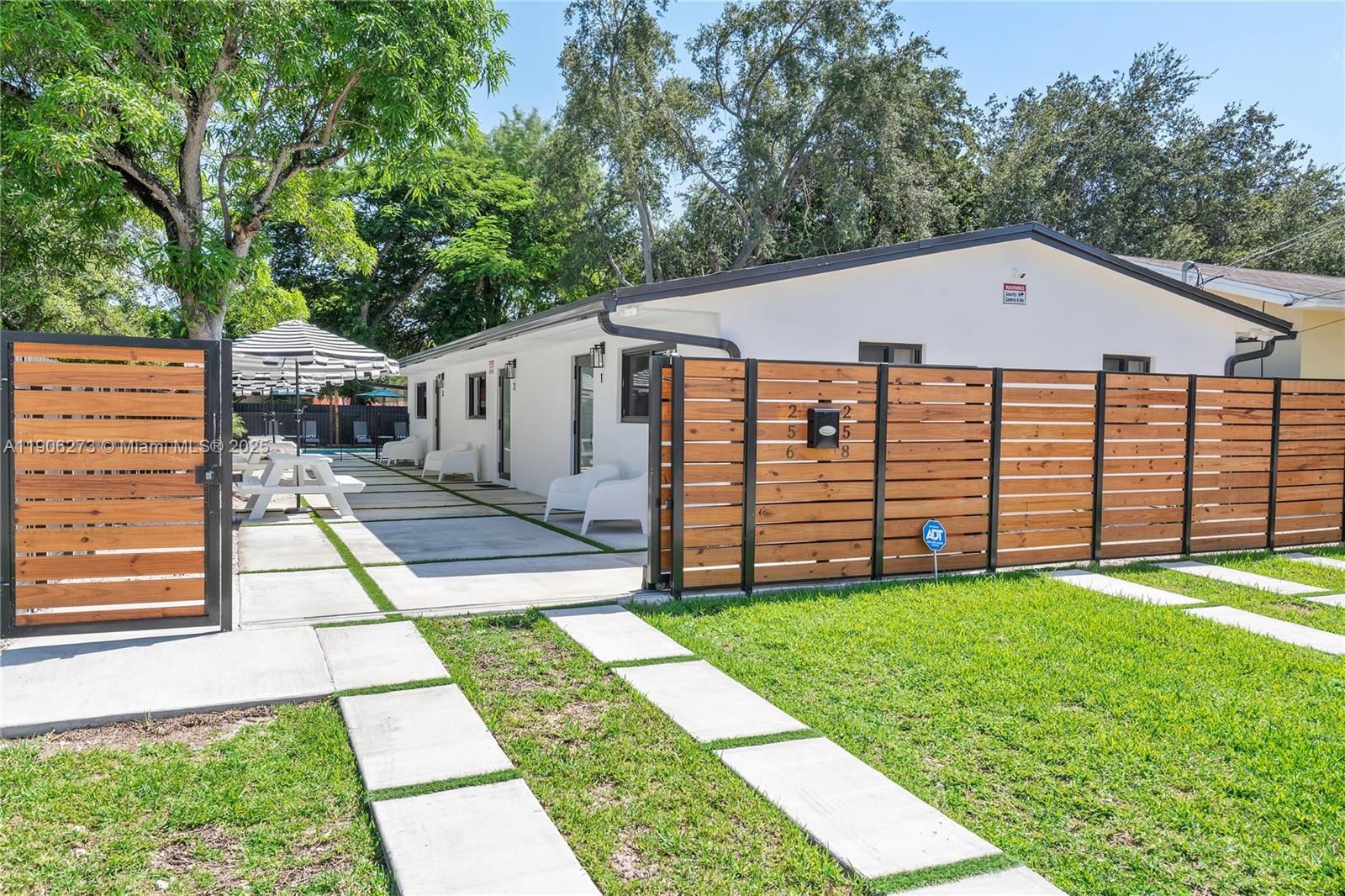   /  1600 sq. ft. $ 2025-10-31 0 Photo