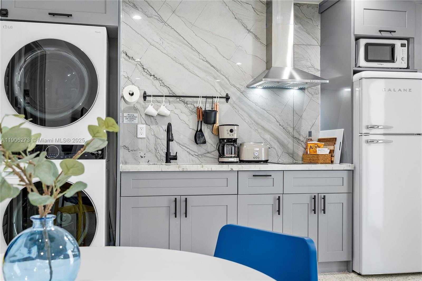   /  1600 sq. ft. $ 2025-10-31 0 Photo