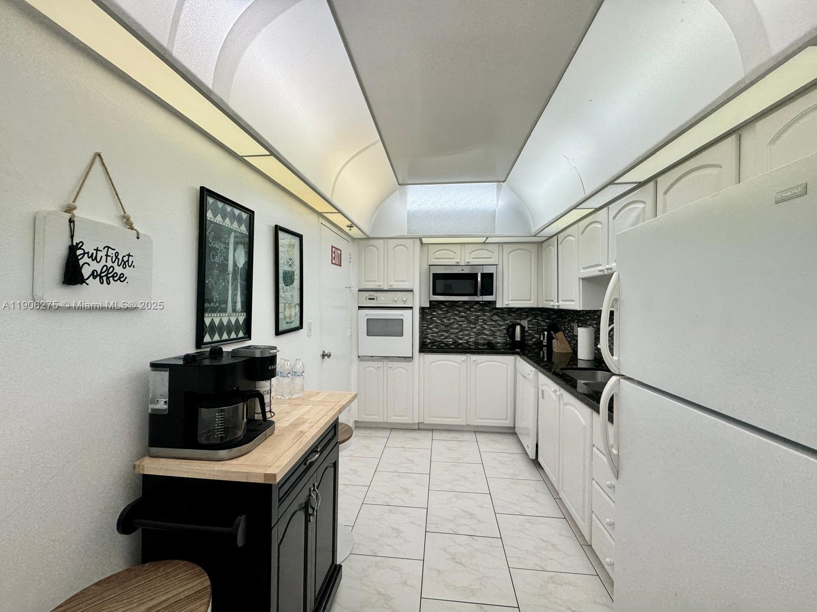 Photo of 3901 Ocean Dr  #5A, Hollywood, Florida, 33019 - 