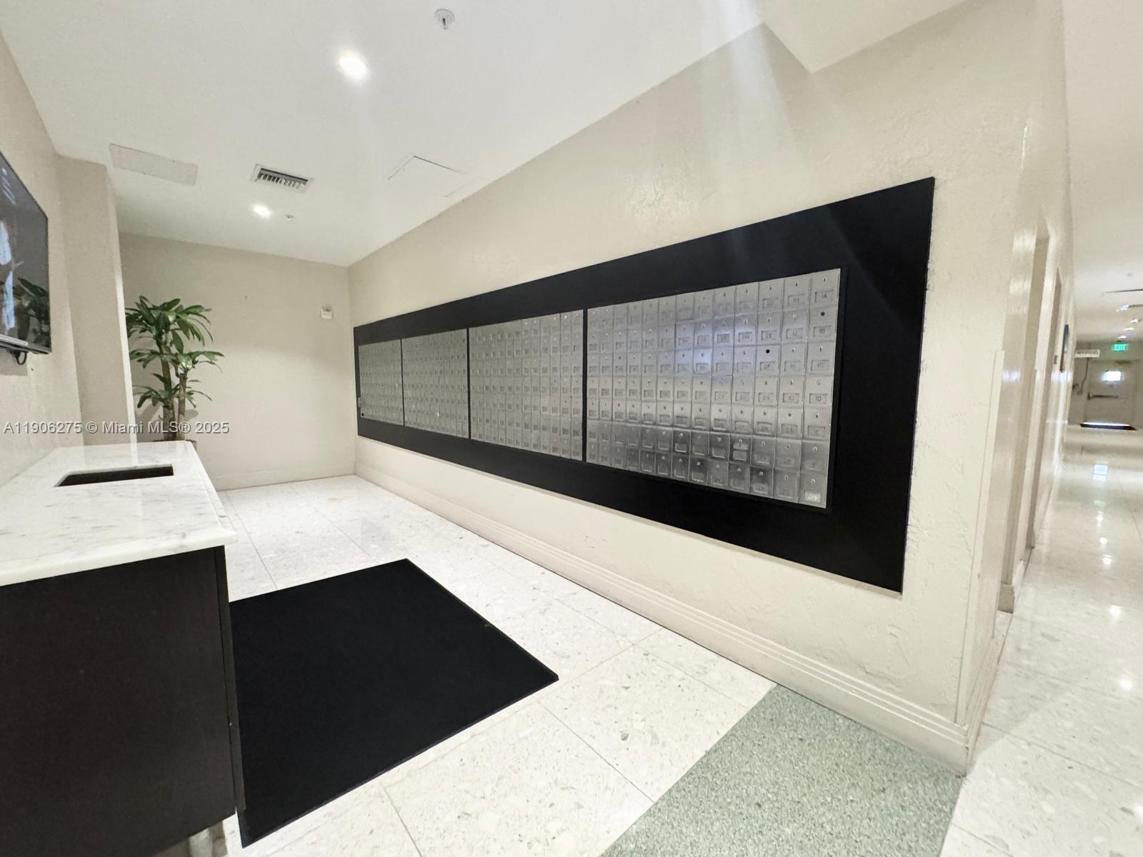 Photo of 3901 Ocean Dr  #5A, Hollywood, Florida, 33019 - 