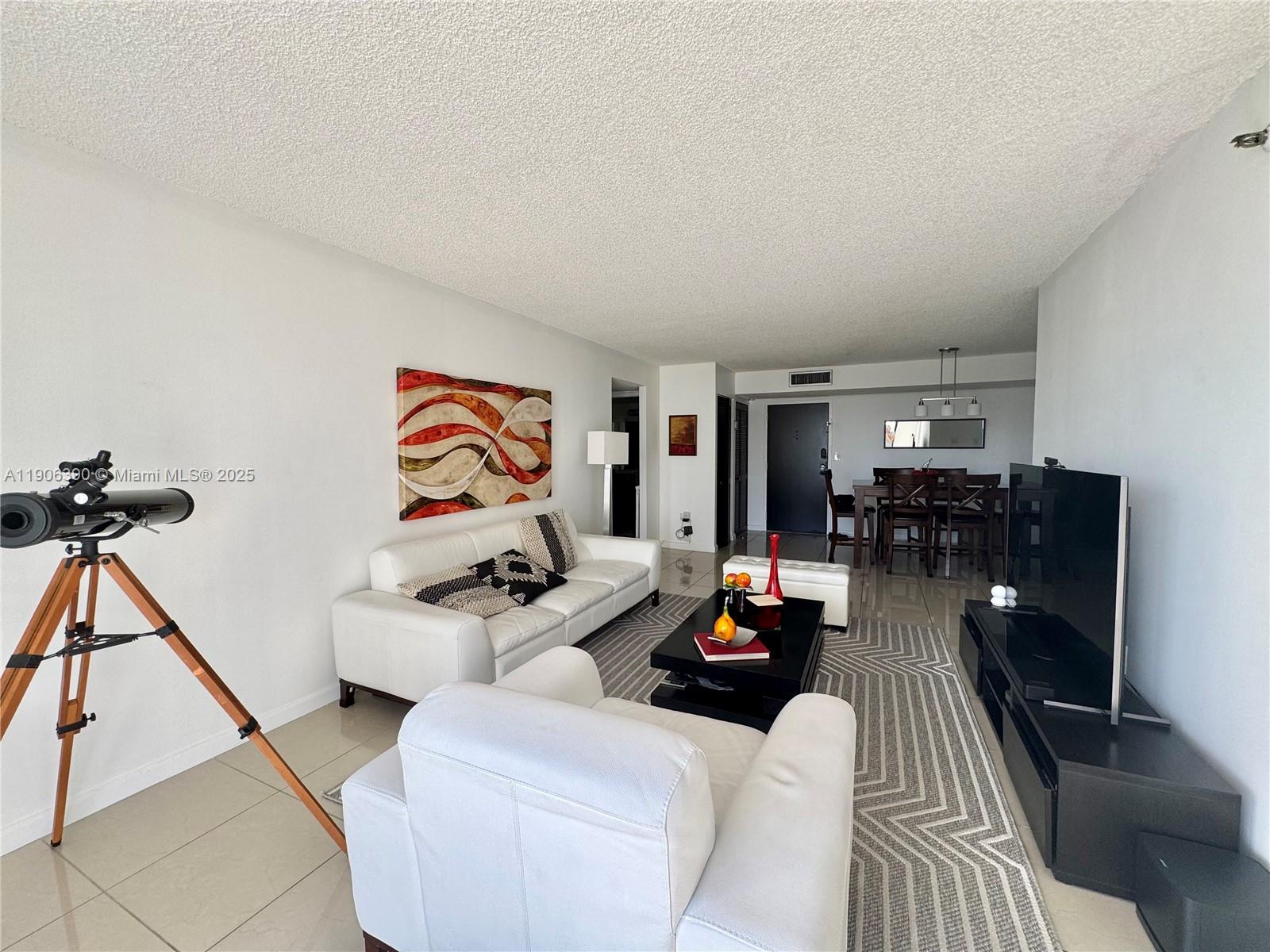 See details 1002 2 / 2 1507 sq. ft. $ 2025-11-01 0 Photo