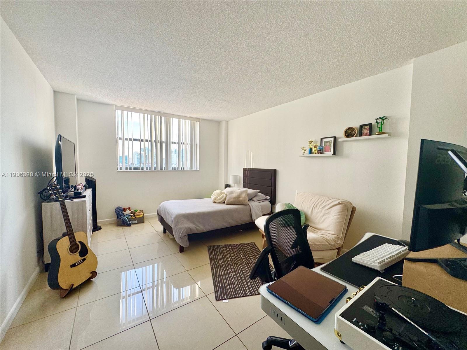 See details 1002 2 / 2 1507 sq. ft. $ 2025-11-01 0 Photo