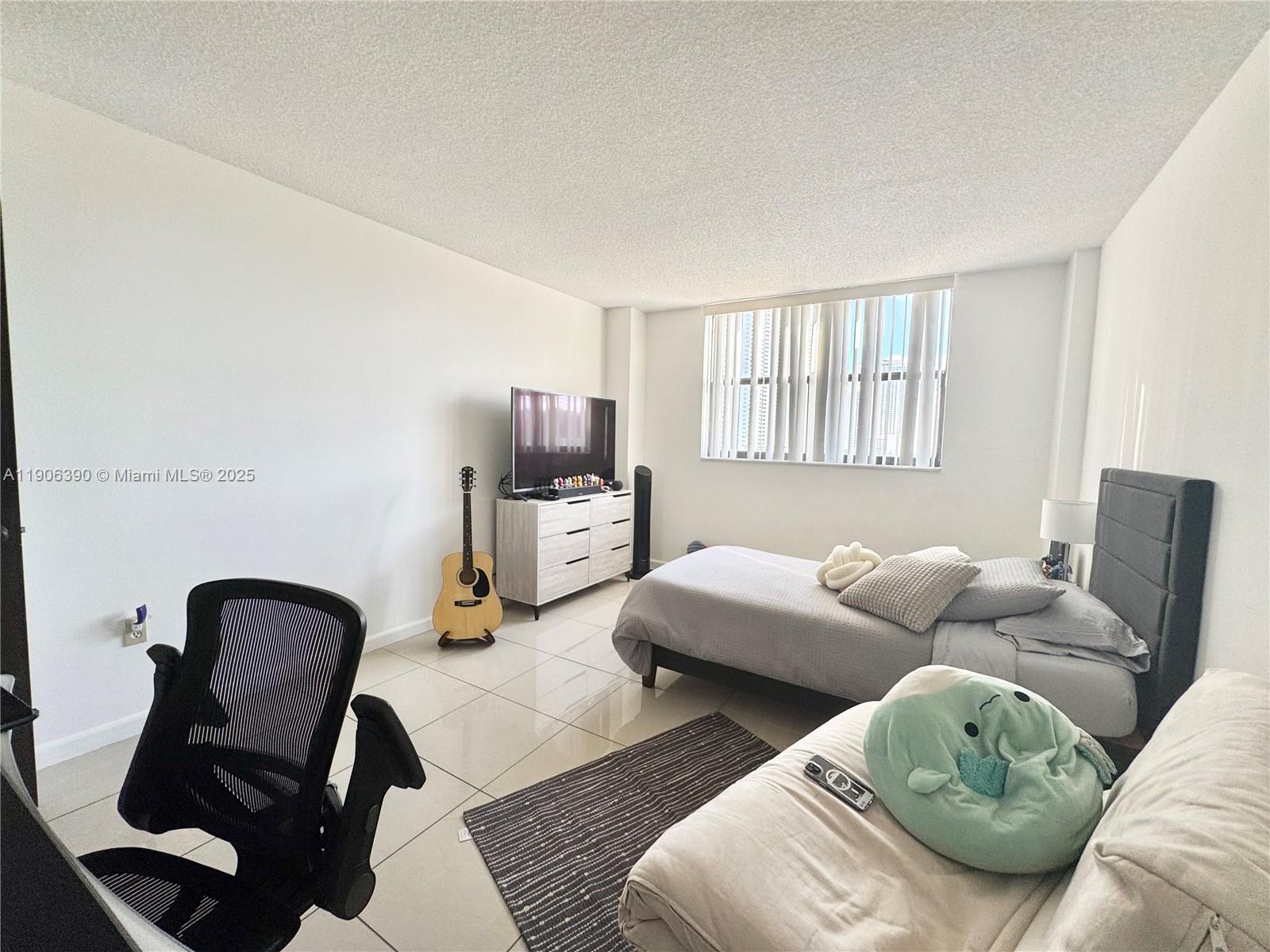 See details 1002 2 / 2 1507 sq. ft. $ 2025-11-01 0 Photo