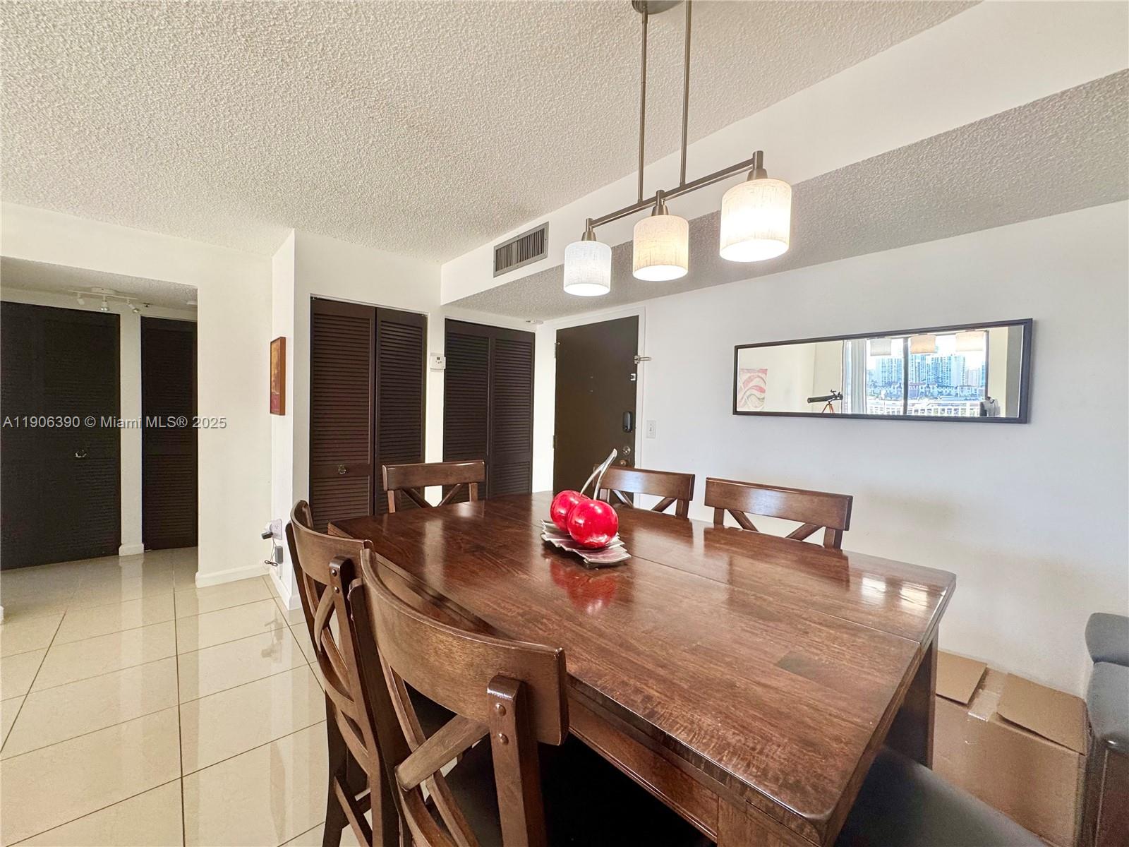 See details 1002 2 / 2 1507 sq. ft. $ 2025-11-01 0 Photo