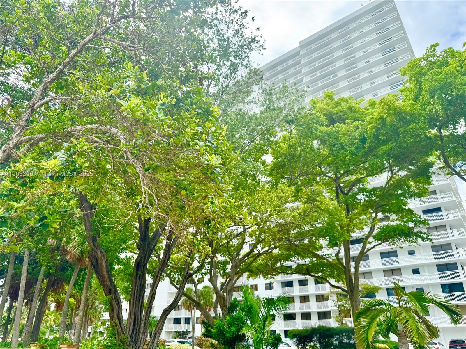 See details 1002 2 / 2 1507 sq. ft. $ 2025-11-01 0 Photo