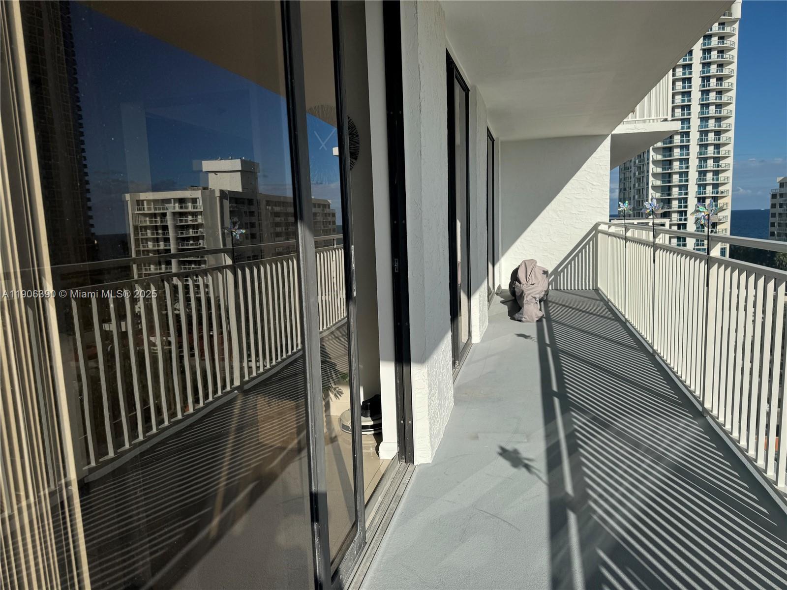 See details 1002 2 / 2 1507 sq. ft. $ 2025-11-01 0 Photo