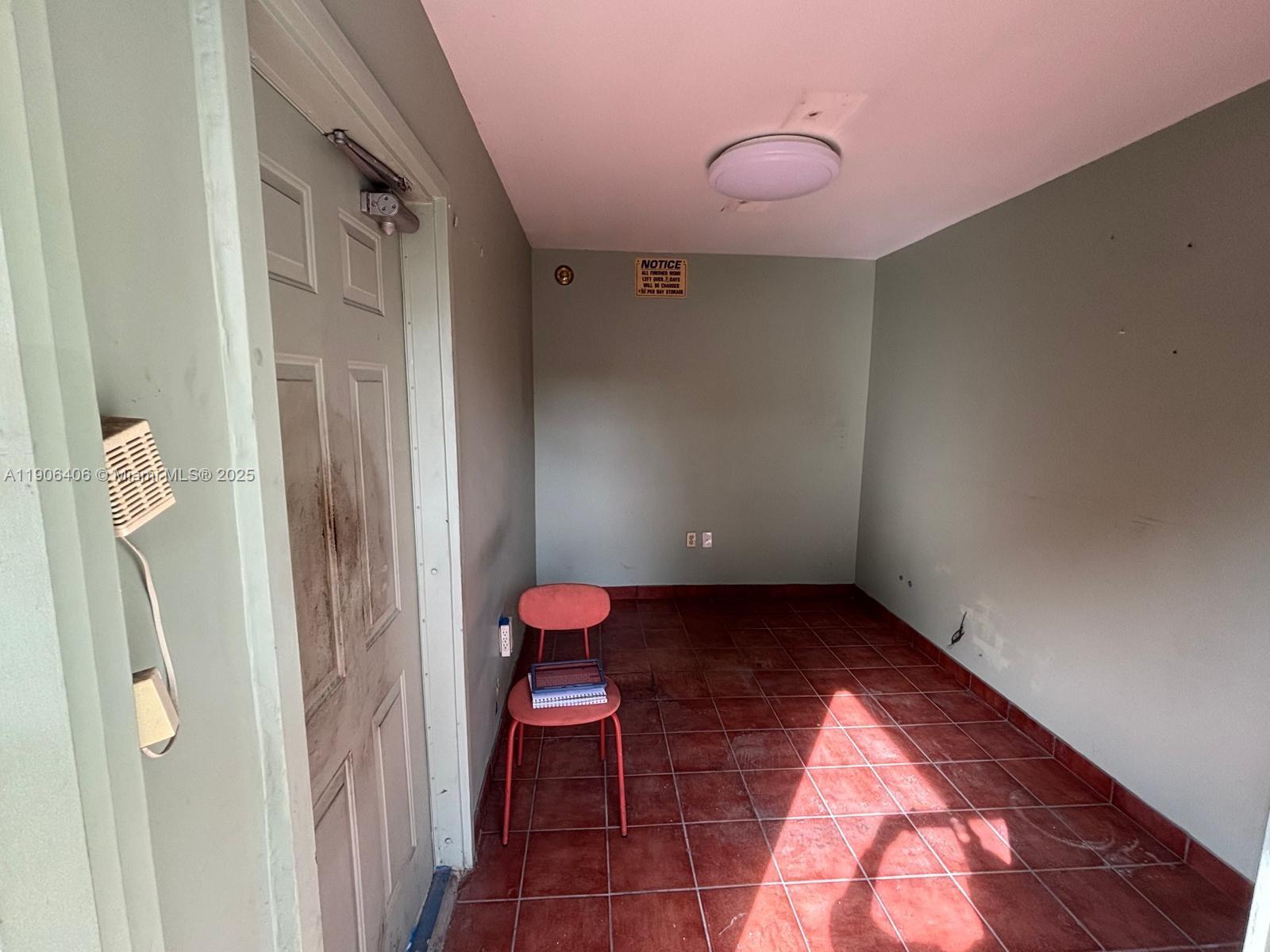 Ver detalles / sq. ft. $ 2025-11-01 0 foto