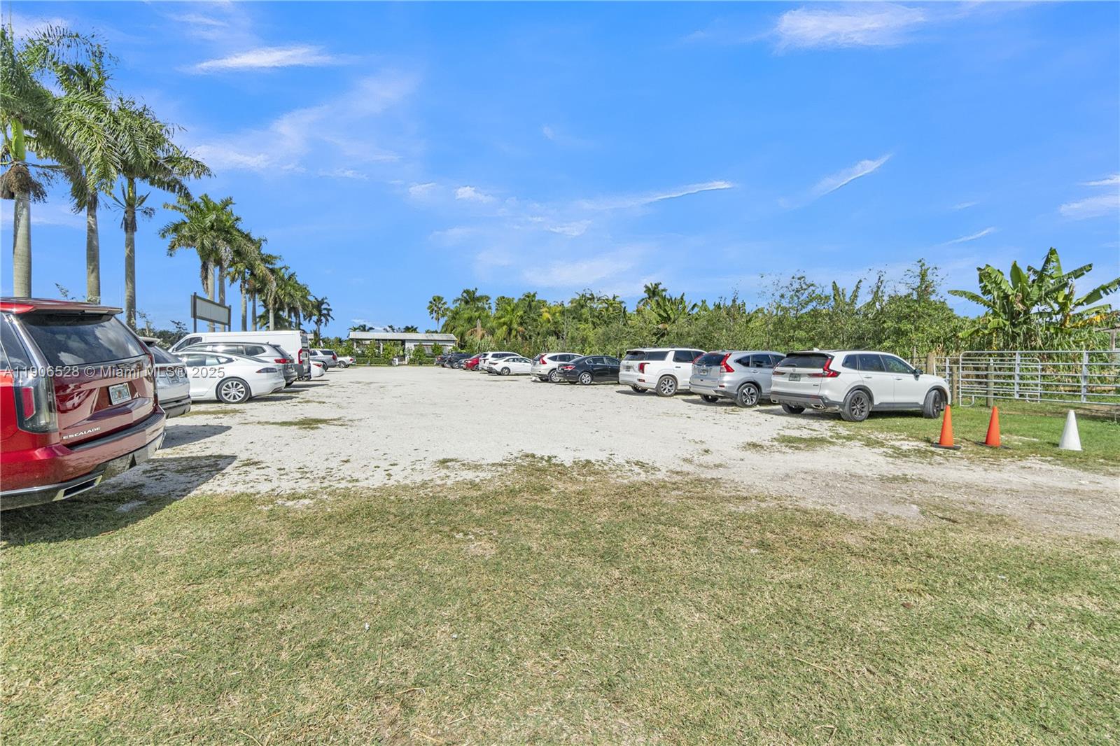 Подробнее / кв.футов $ 2025-11-01 0 Фото