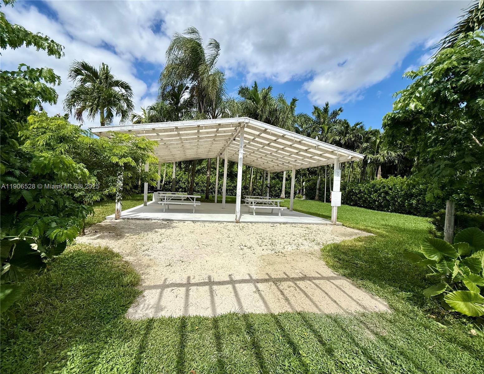 Подробнее / кв.футов $ 2025-11-01 0 Фото