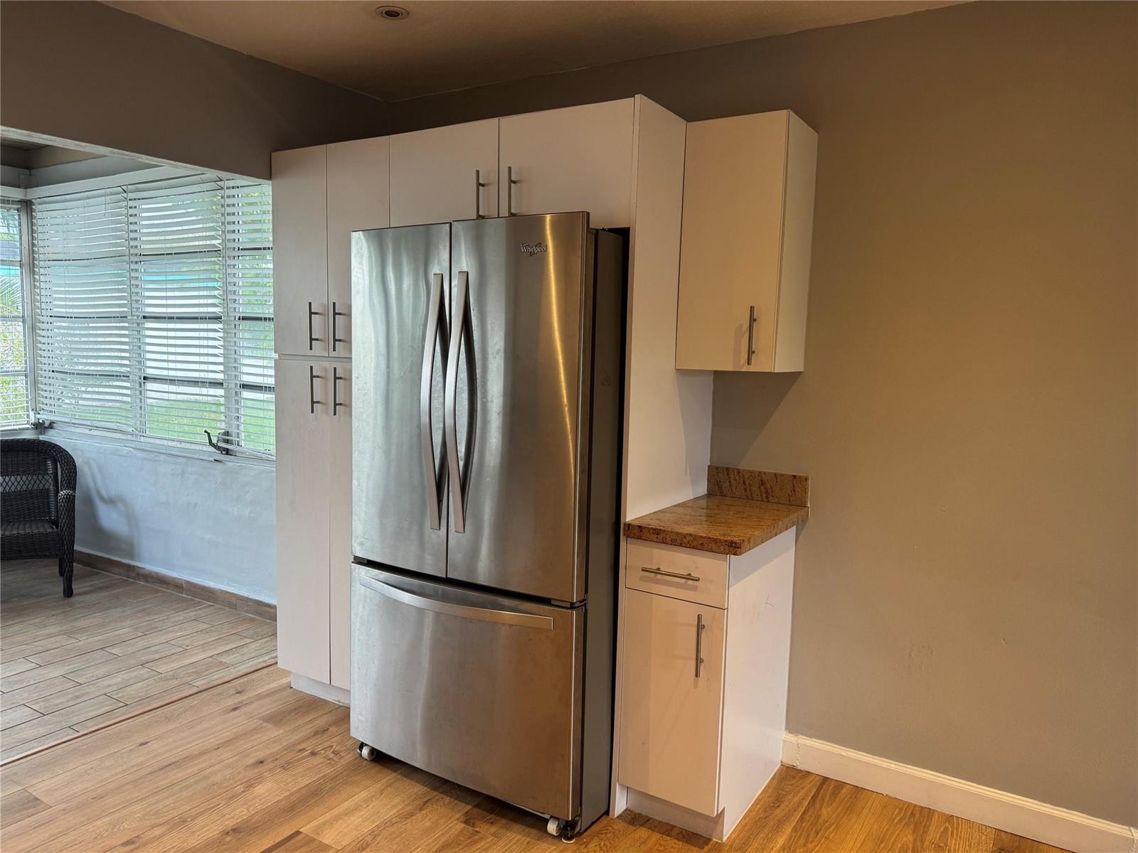 Ver detalles 4938 2 / 1 1007 sq. ft. $ 2026-06-04 0 foto