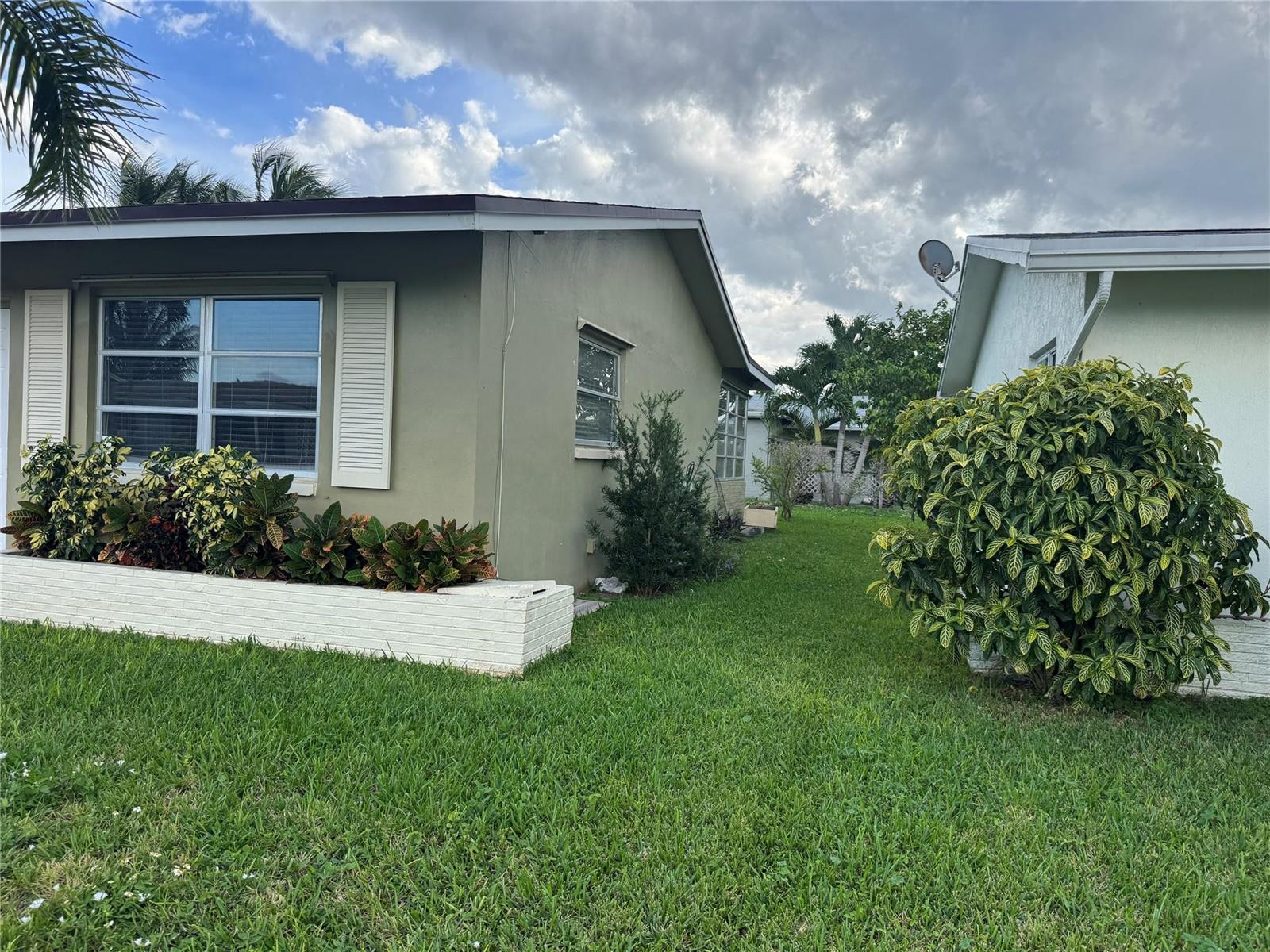 Ver detalles 4938 2 / 1 1007 sq. ft. $ 2026-06-04 0 foto