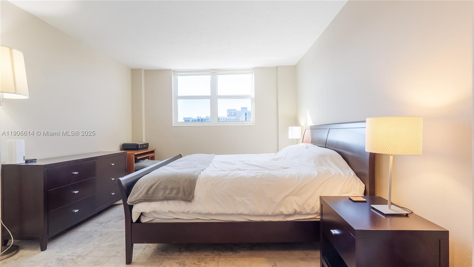 Photo of 3000 Ocean Dr #420, Hollywood, Florida, 33019 -