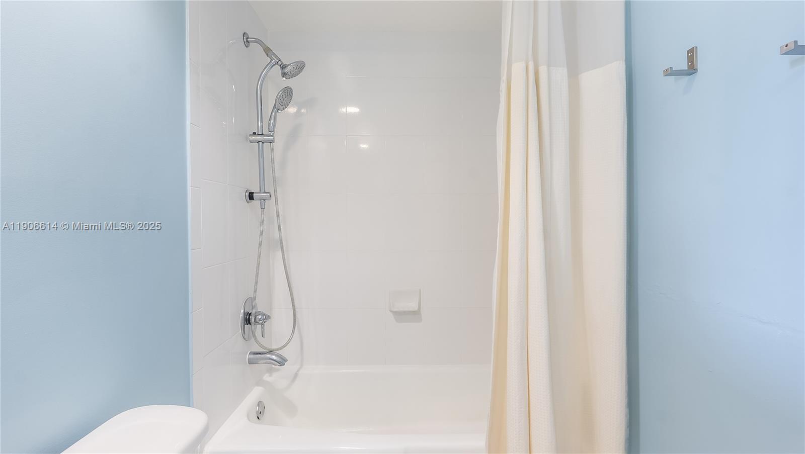 Photo of 3000 Ocean Dr #420, Hollywood, Florida, 33019 -