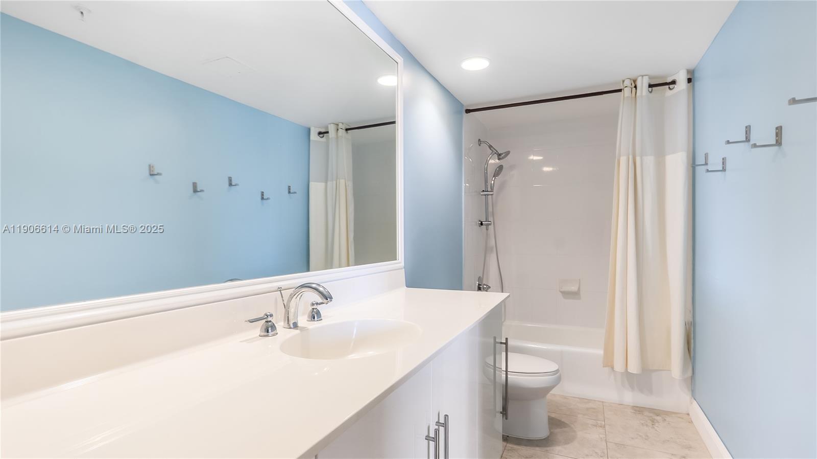 Photo of 3000 Ocean Dr #420, Hollywood, Florida, 33019 -