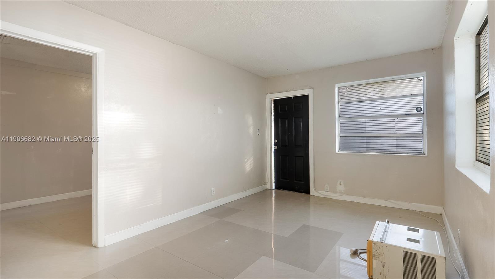   /  1560 sq. ft. $ 2025-11-02 0 Photo