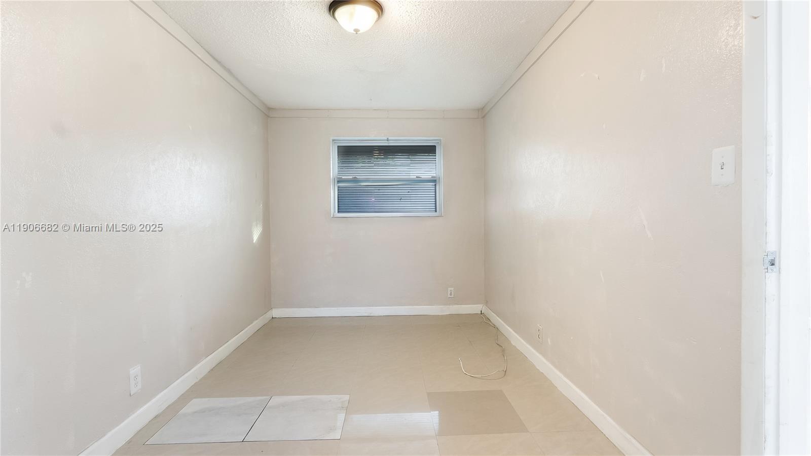   /  1560 sq. ft. $ 2025-11-02 0 Photo