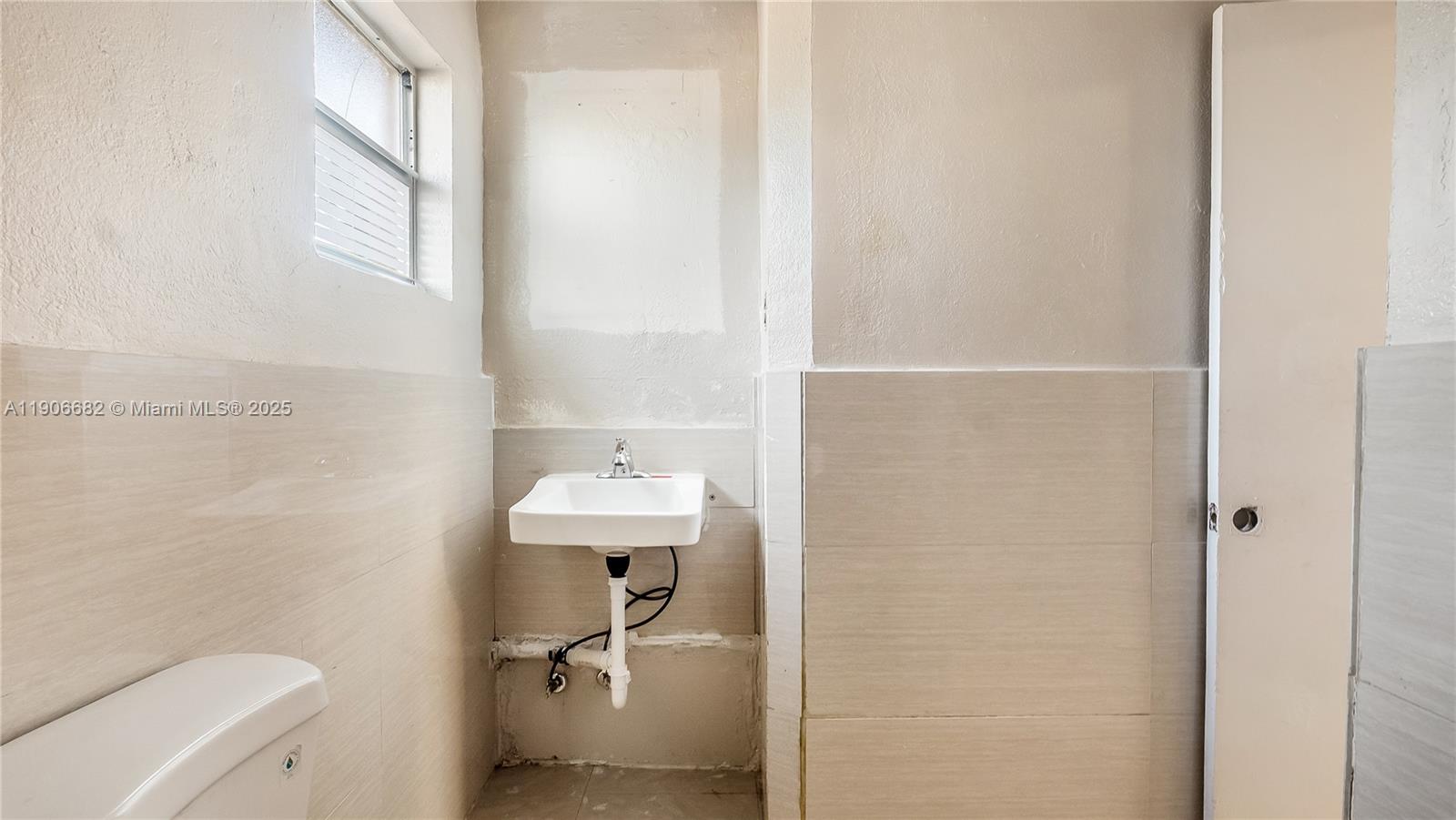   /  1560 sq. ft. $ 2025-11-02 0 Photo