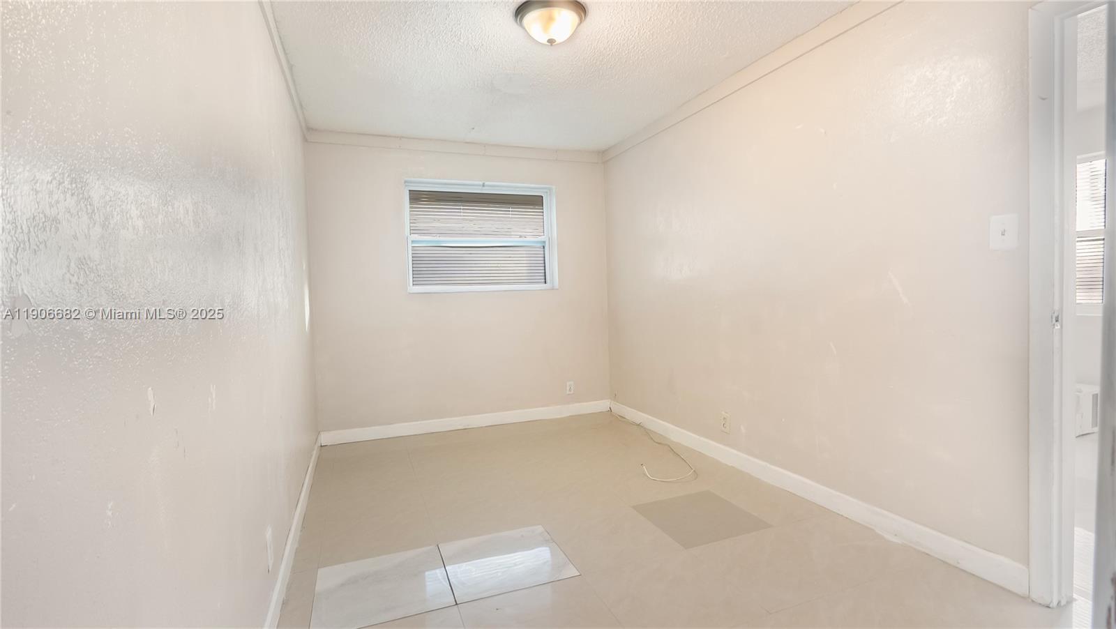   /  1560 sq. ft. $ 2025-11-02 0 Photo