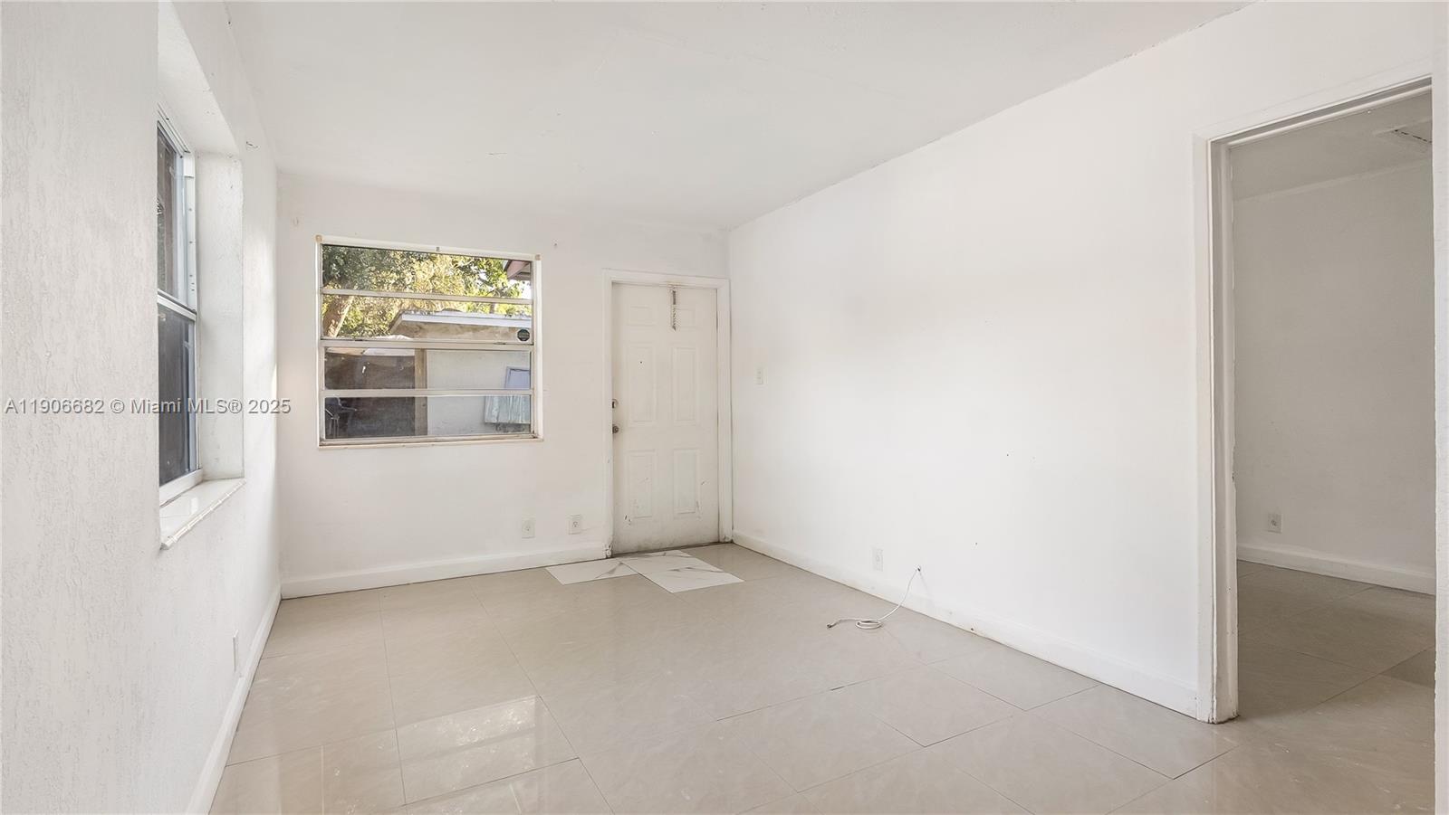   /  1560 sq. ft. $ 2025-11-02 0 Photo