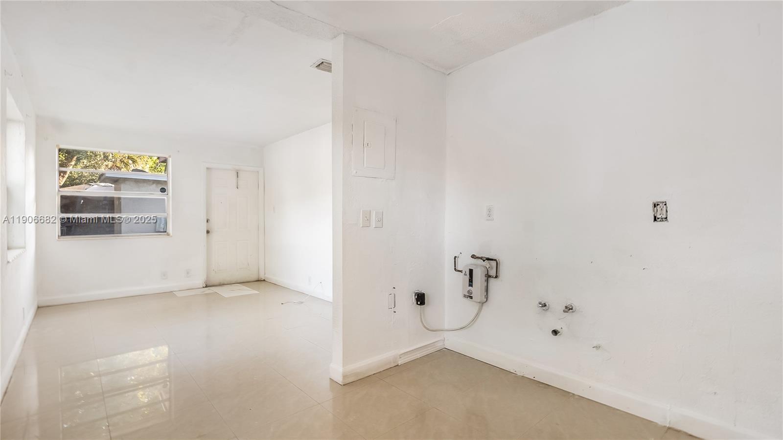   /  1560 sq. ft. $ 2025-11-02 0 Photo