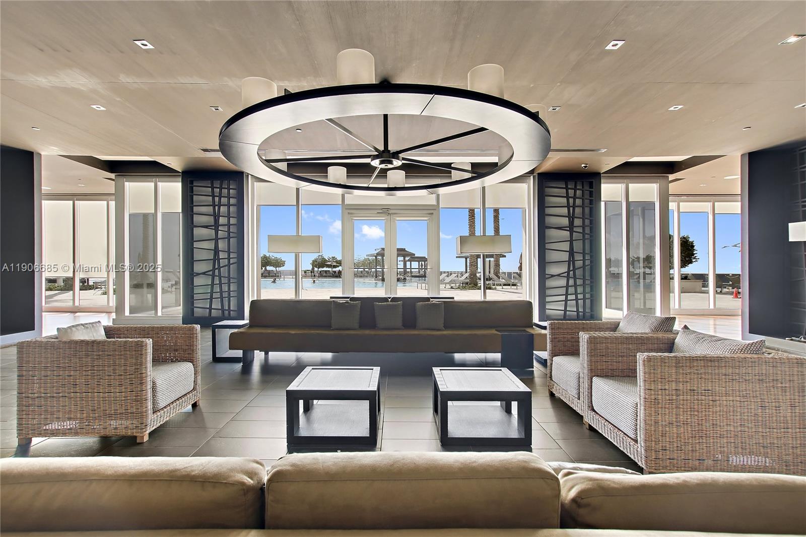 Подробнее 1607 3 / 3 1571 кв.футов $ 2025-11-02 0 Фото