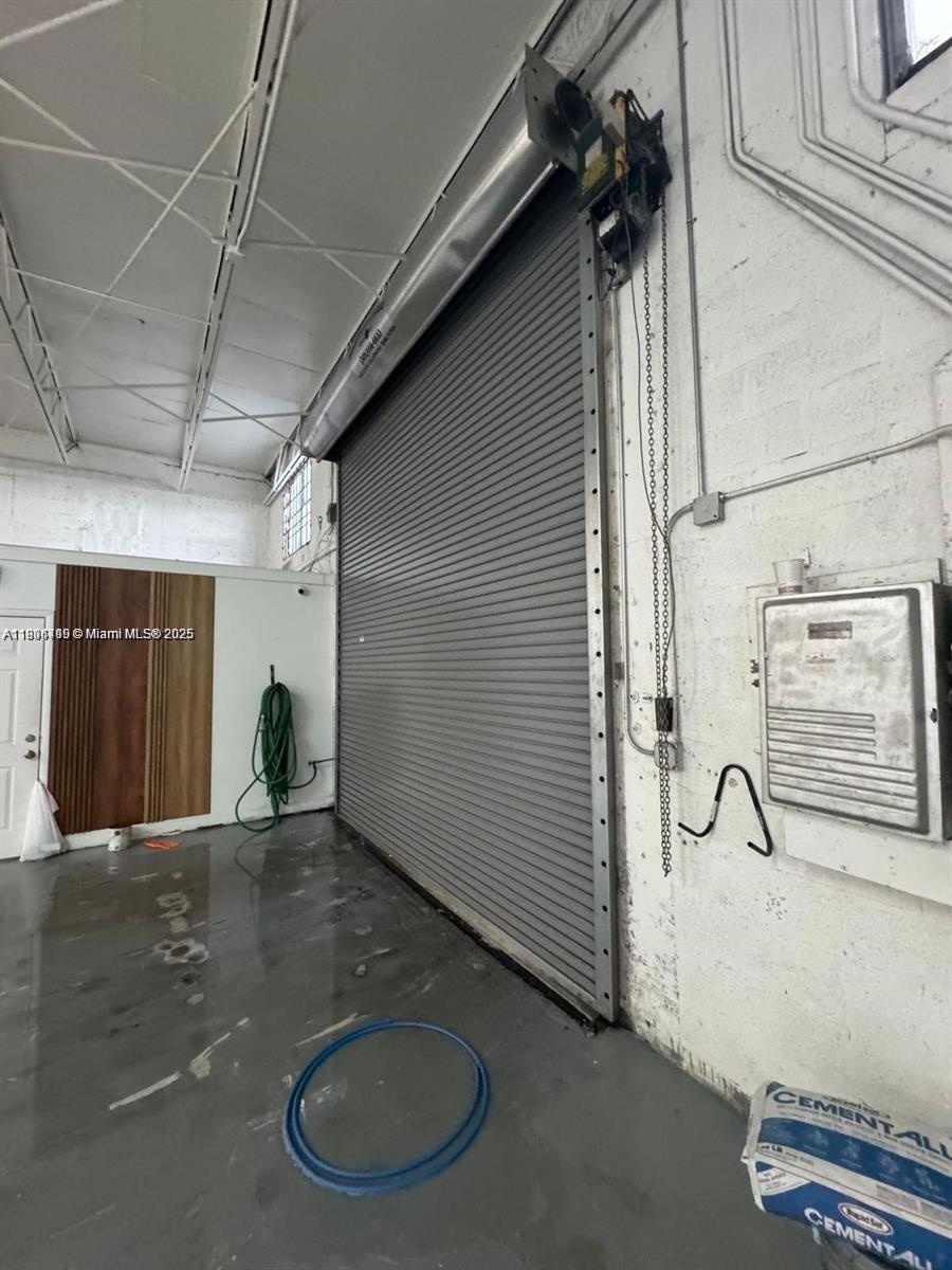   /   sq. ft. $ 2025-11-02 0 foto