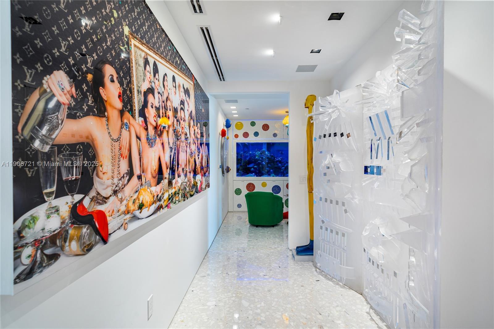 205 4 / 5 3752 sq. ft. $ 2025-11-02 0 Photo