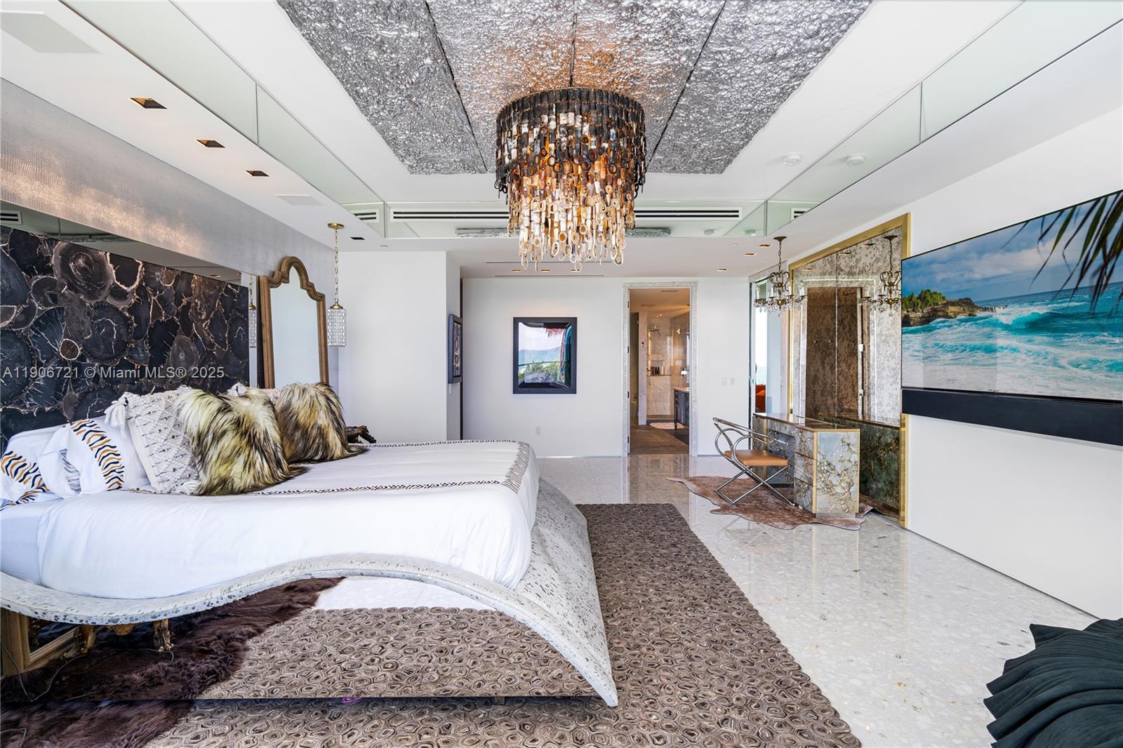 205 4 / 5 3752 sq. ft. $ 2025-11-02 0 Photo