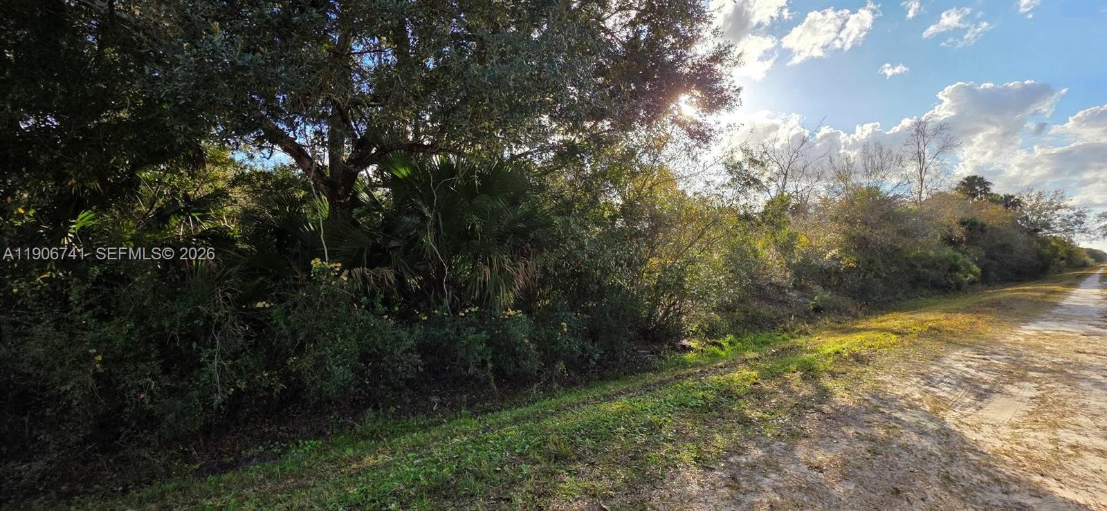   /   sq. ft. $ 2025-11-02 0 foto