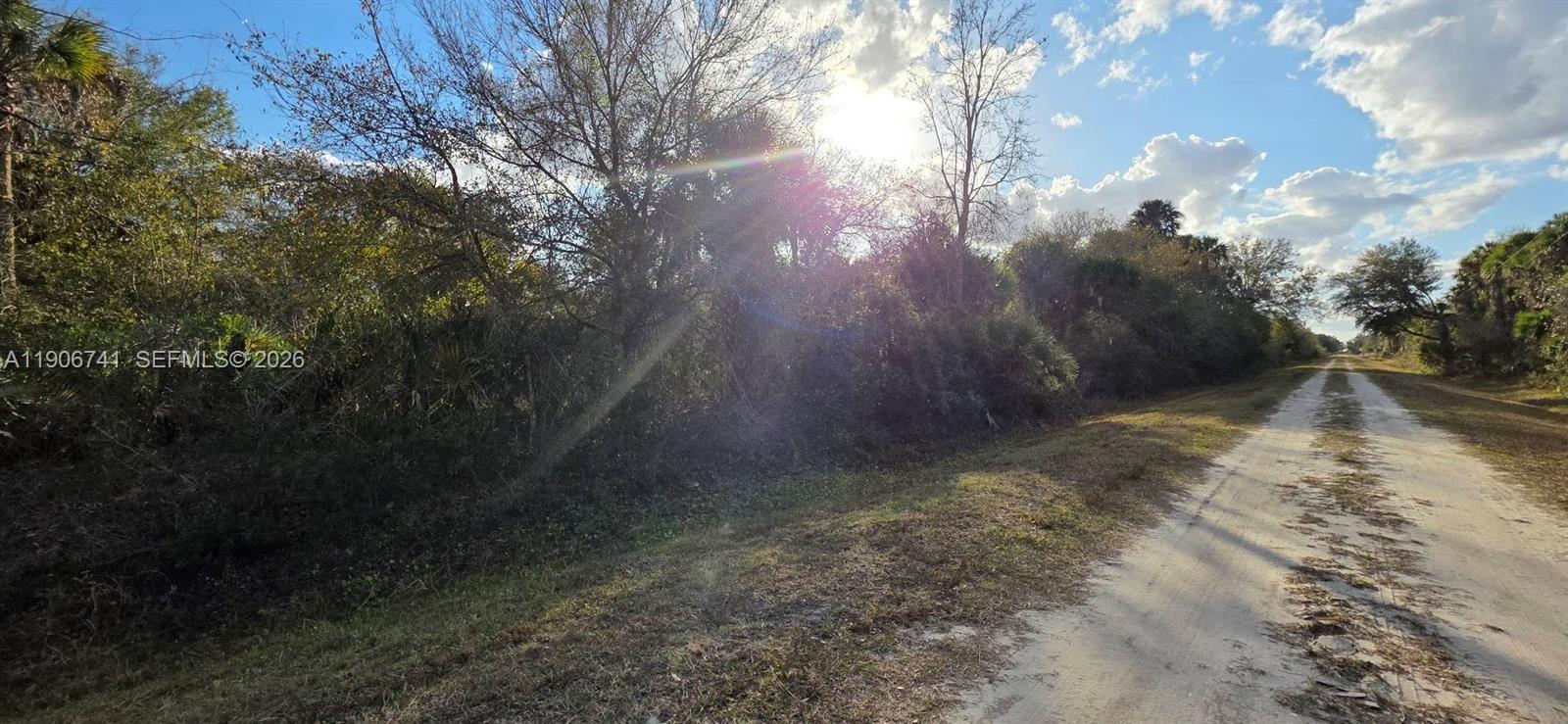   /   sq. ft. $ 2025-11-02 0 foto