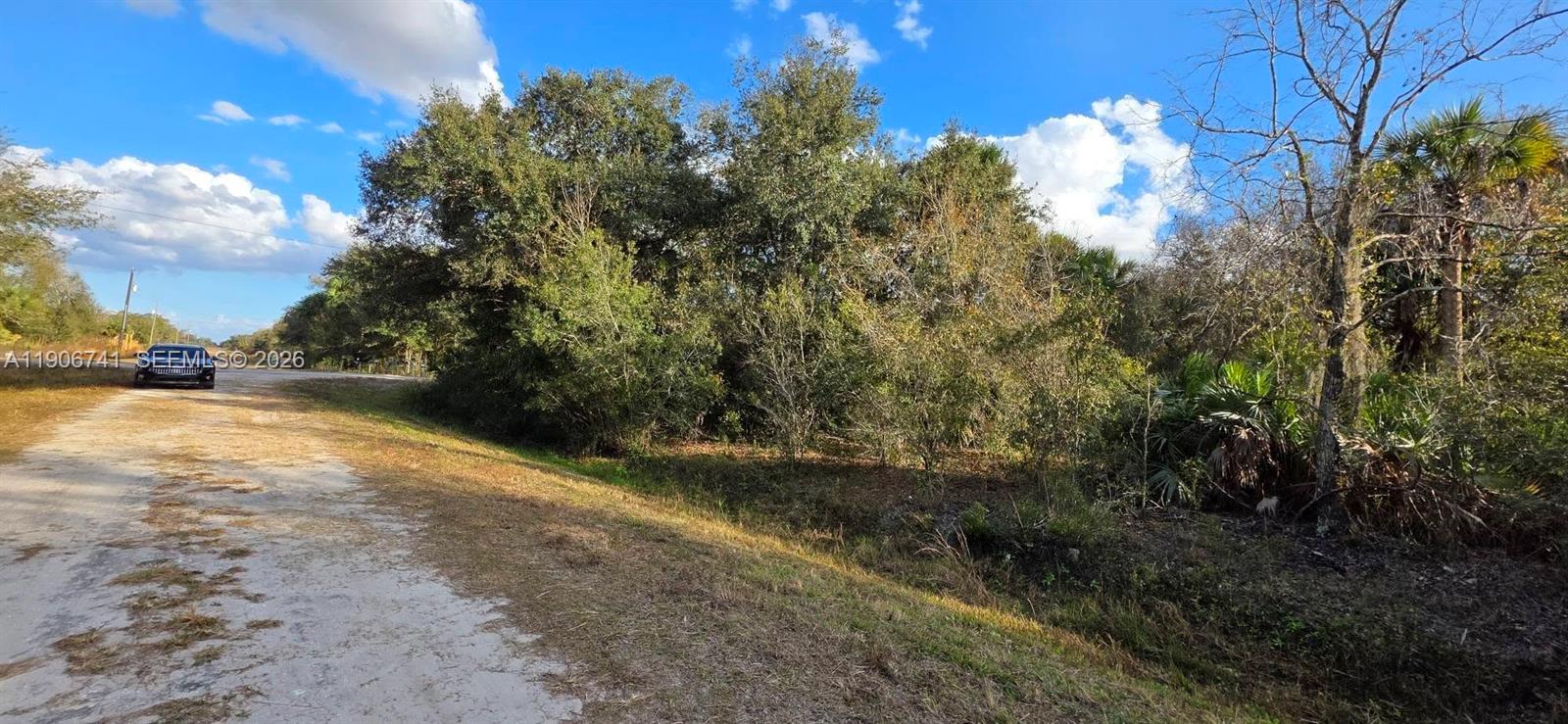   /   sq. ft. $ 2025-11-02 0 foto