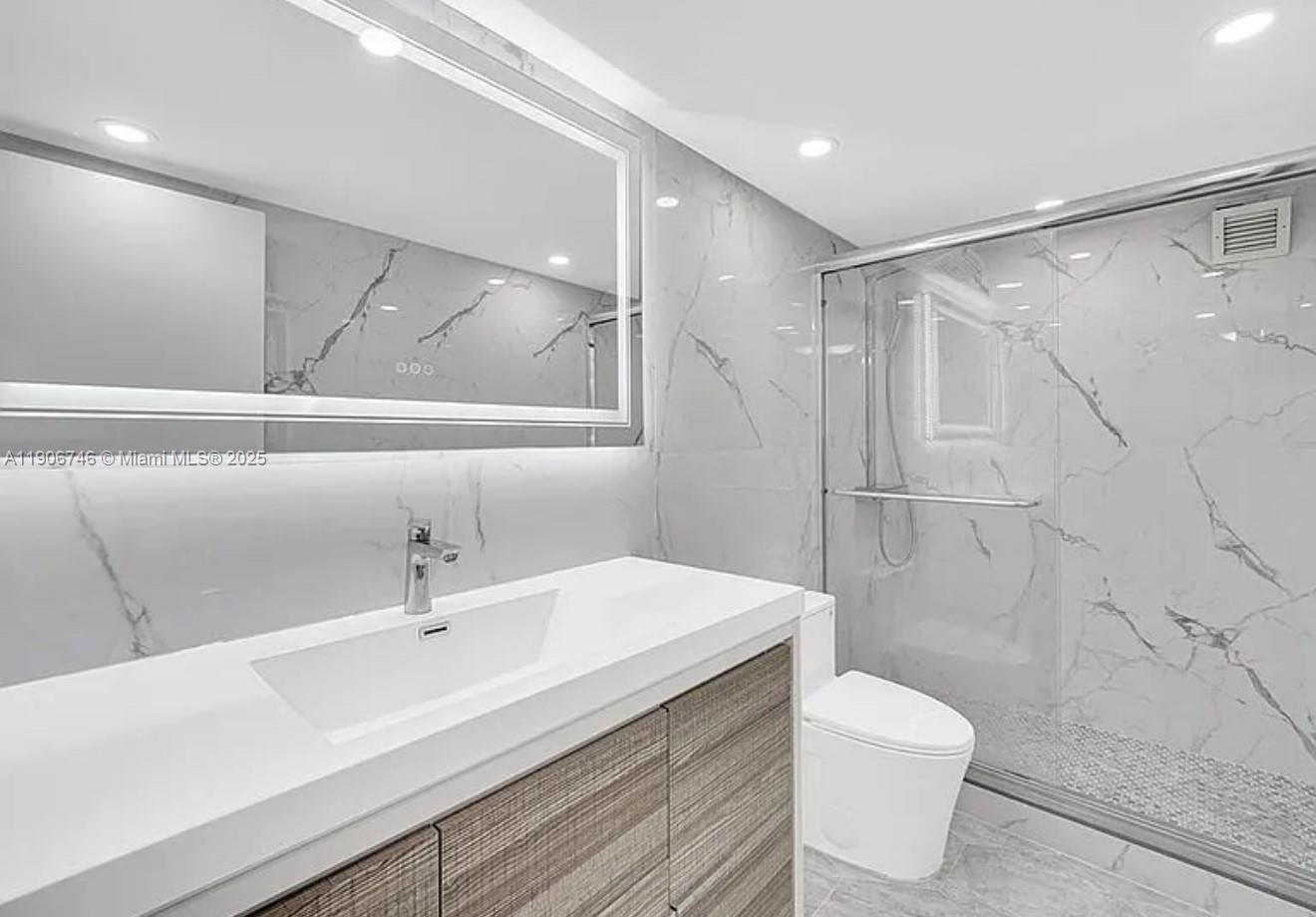 Photo of 1880 Ocean Dr #704, Hallandale Beach, Florida, 33009 -