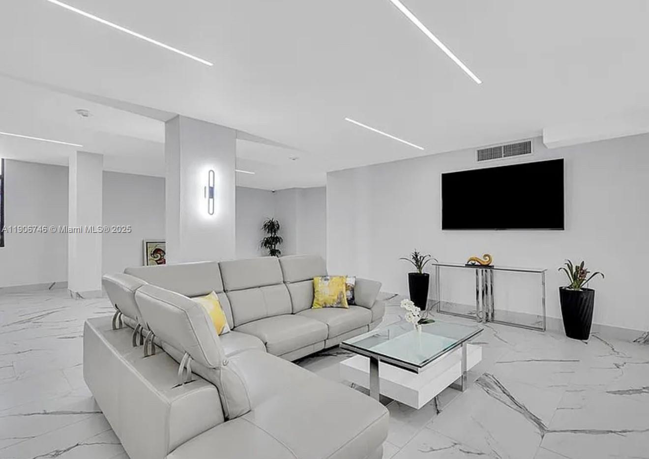 Photo of 1880 Ocean Dr #704, Hallandale Beach, Florida, 33009 -