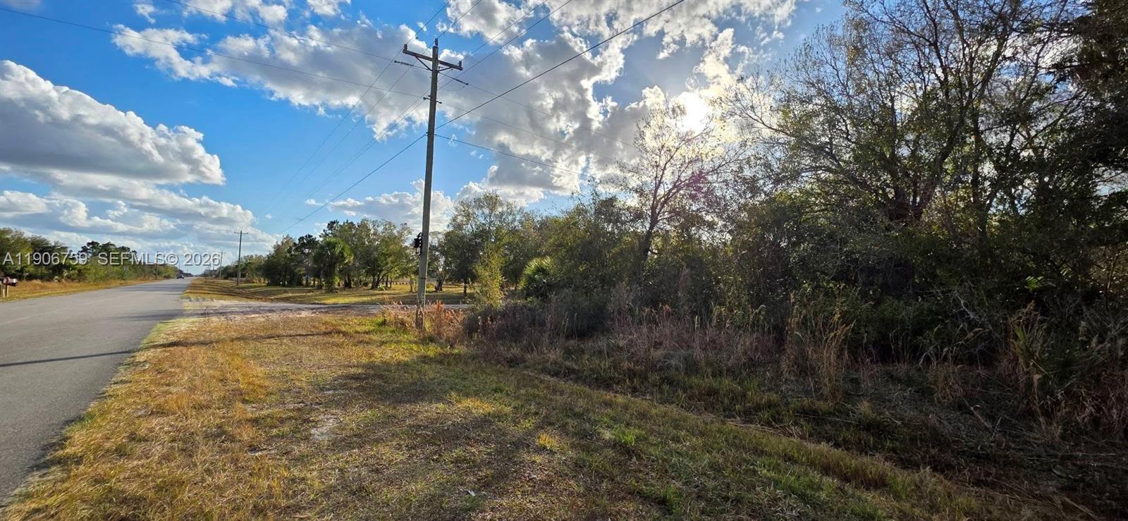   /   кв.футов $ 2025-11-02 0 Фото