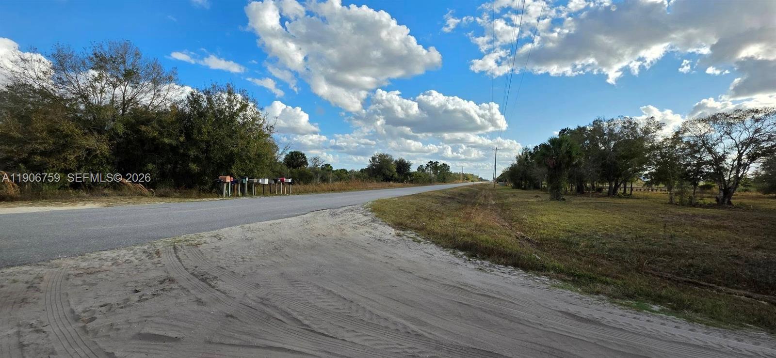   /   кв.футов $ 2025-11-02 0 Фото