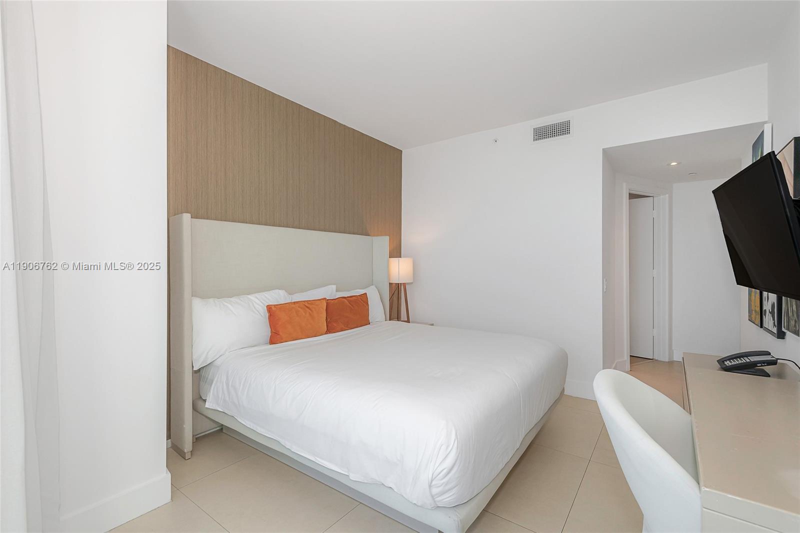 1502 2 / 2 1164 кв.футов $ 2025-11-10 0 Фото