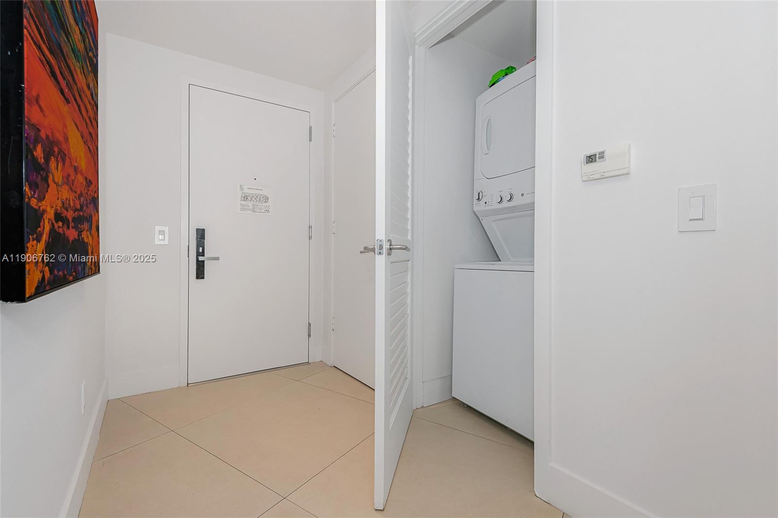 1502 2 / 2 1164 кв.футов $ 2025-11-10 0 Фото