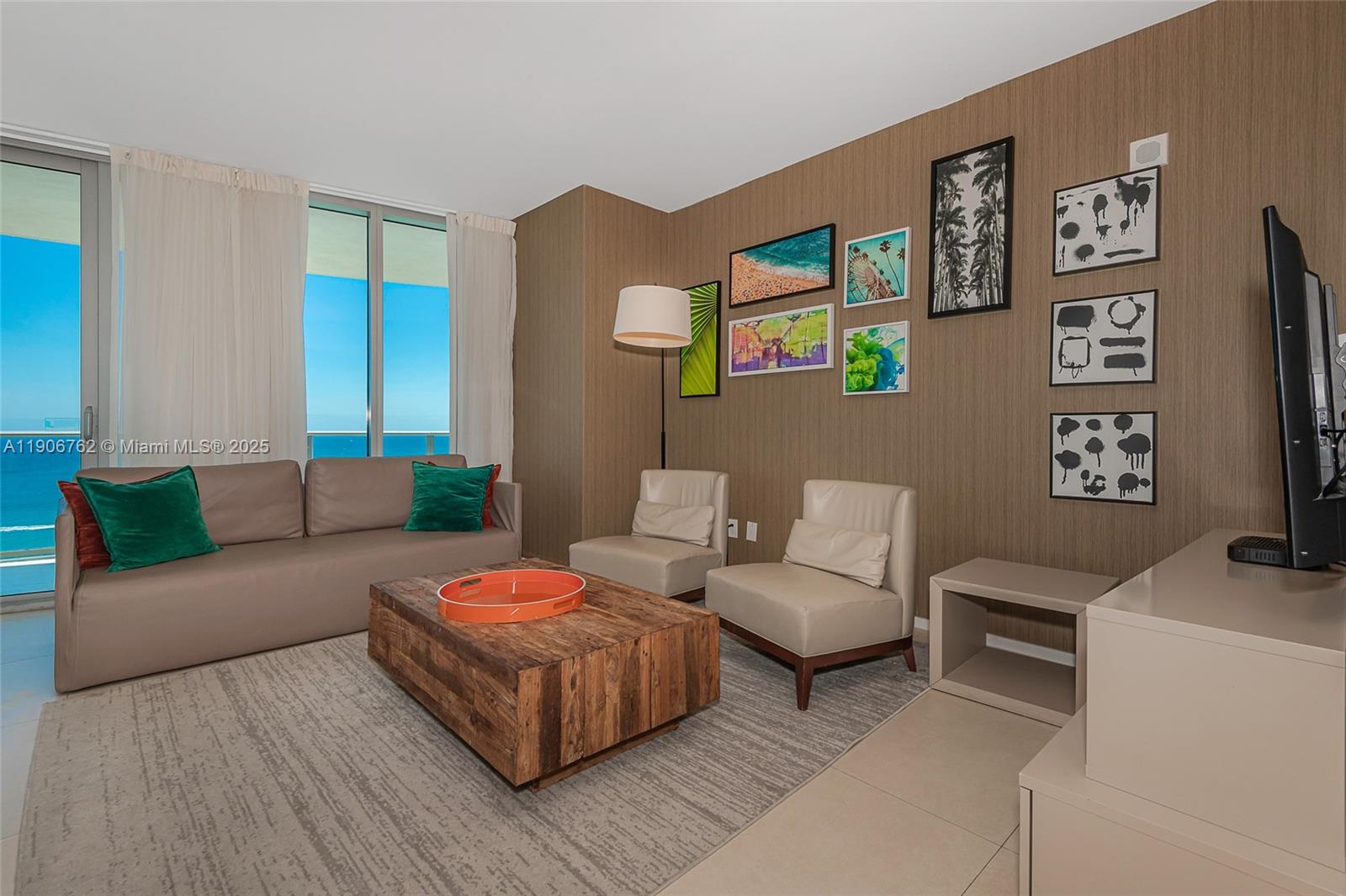 1502 2 / 2 1164 кв.футов $ 2025-11-10 0 Фото