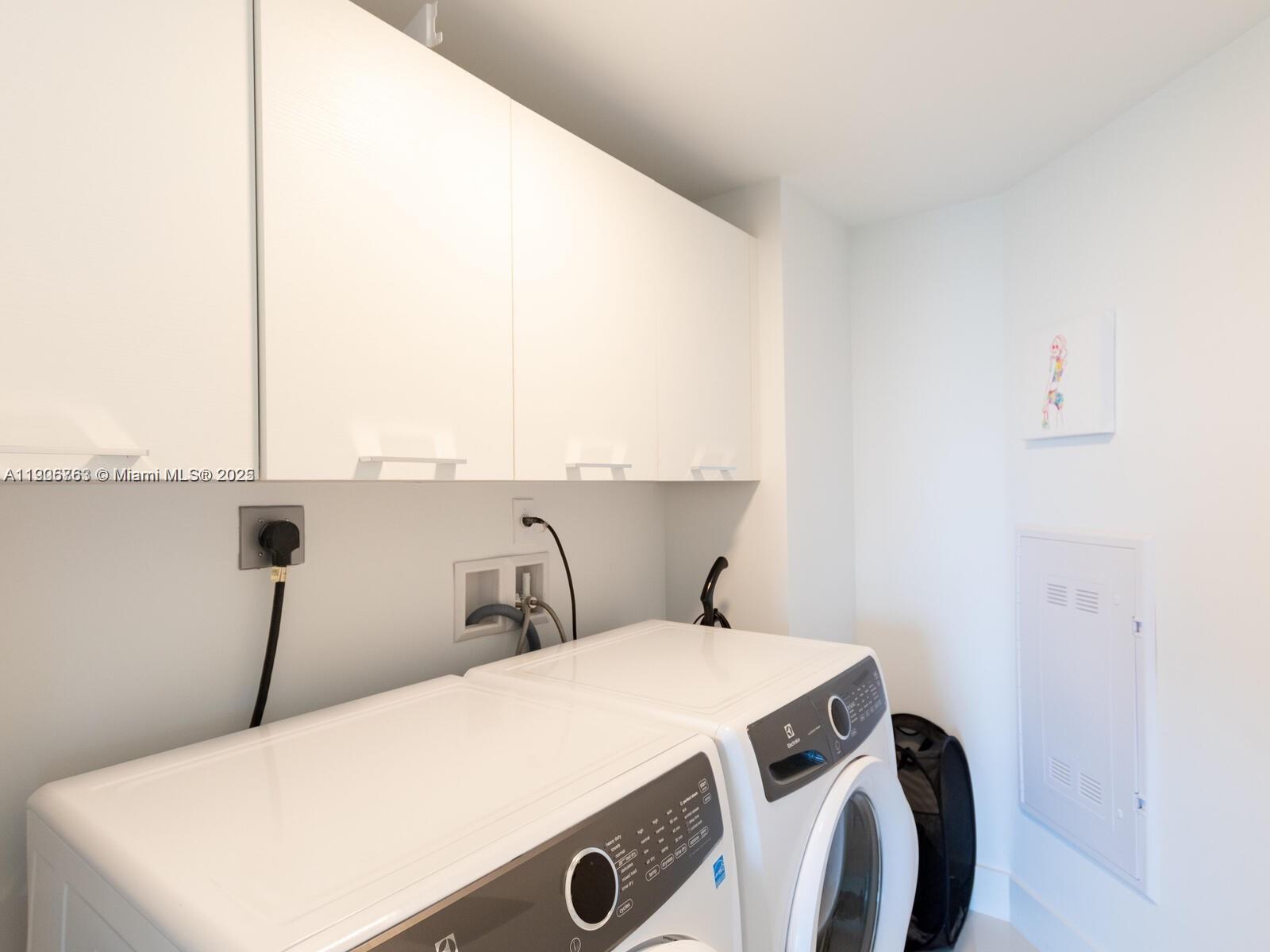 See details 5-708 3 / 4 1892 sq. ft. $ 2025-11-02 0 Photo