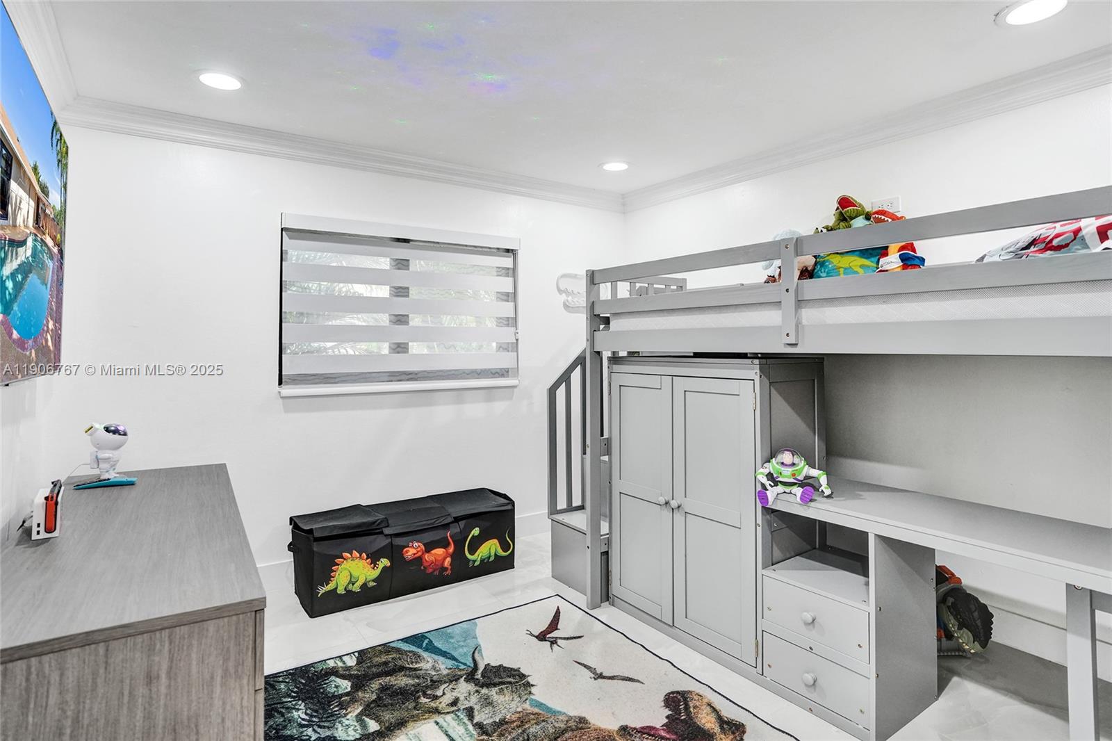 9350 4 / 2  кв.футов $ 2025-12-03 0 Фото