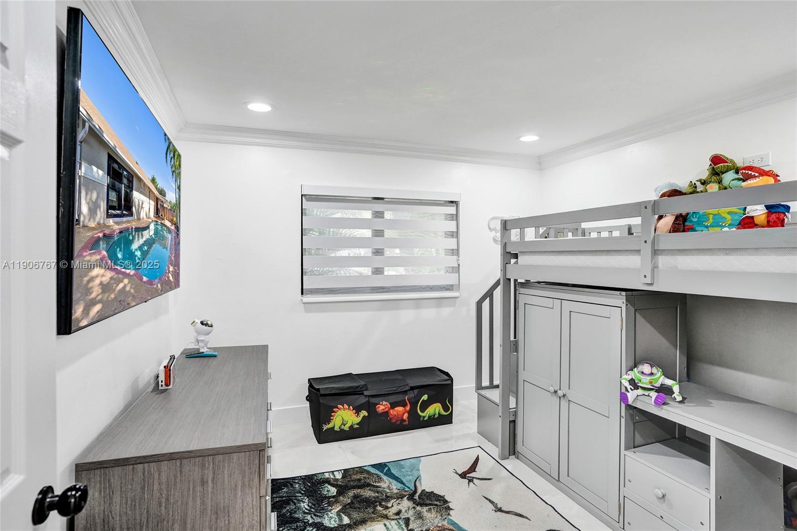 9350 4 / 2  кв.футов $ 2025-12-03 0 Фото